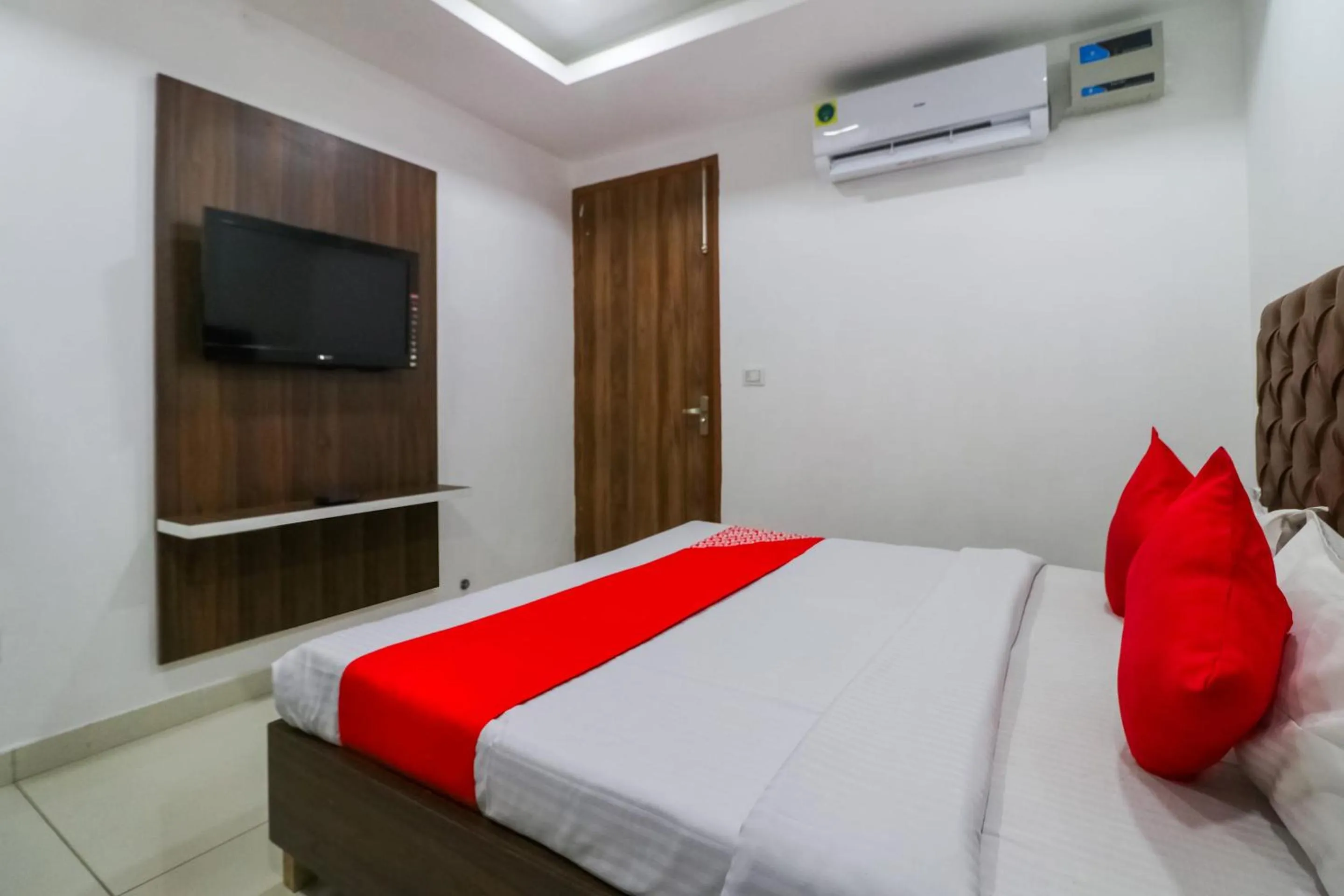 Bedroom in Hotel O SkyCity