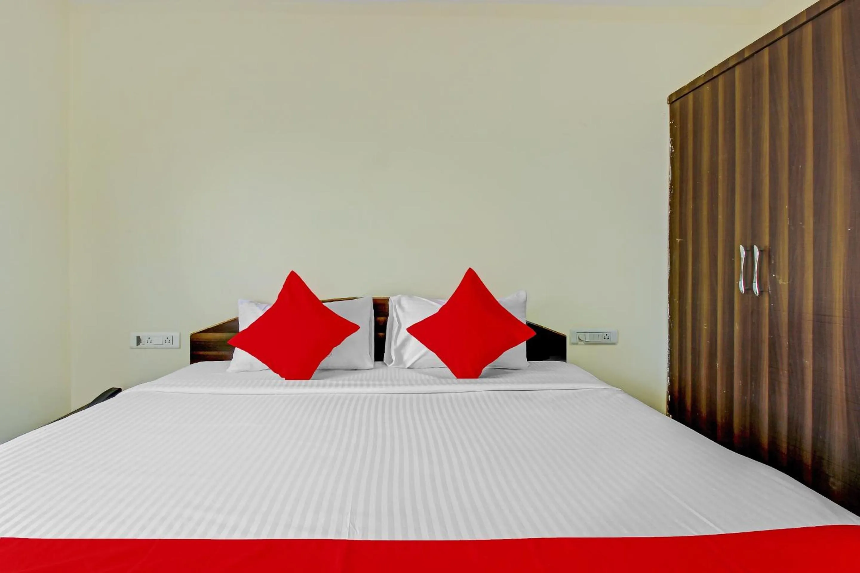 Bedroom, Bed in Hotel O Adhin Residency