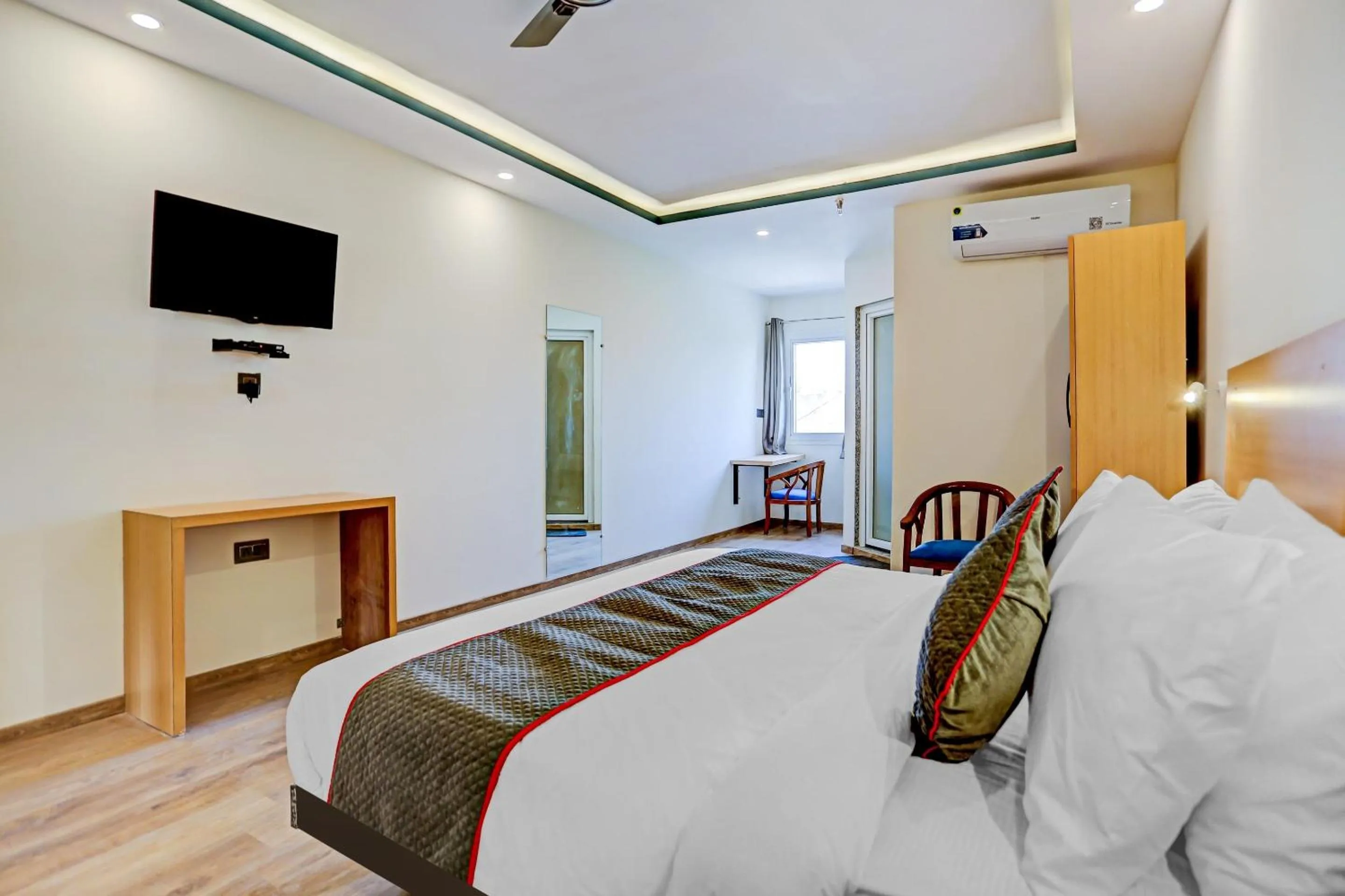 Bedroom, Bed in Townhouse The Madhav Sector 58 Noida Near ISKCON Temple Noida