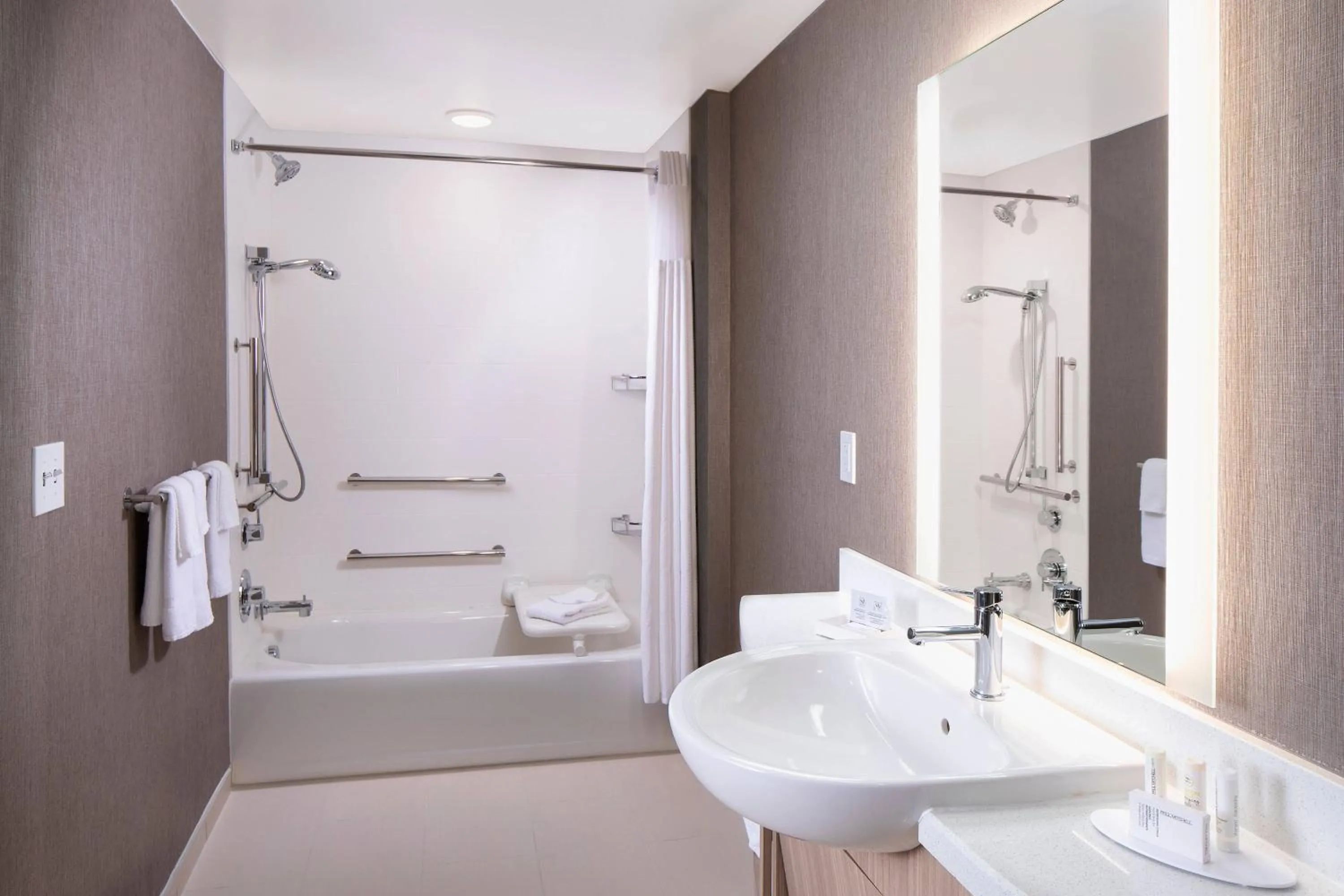 Bathroom in SpringHill Suites by Marriott Amelia Island