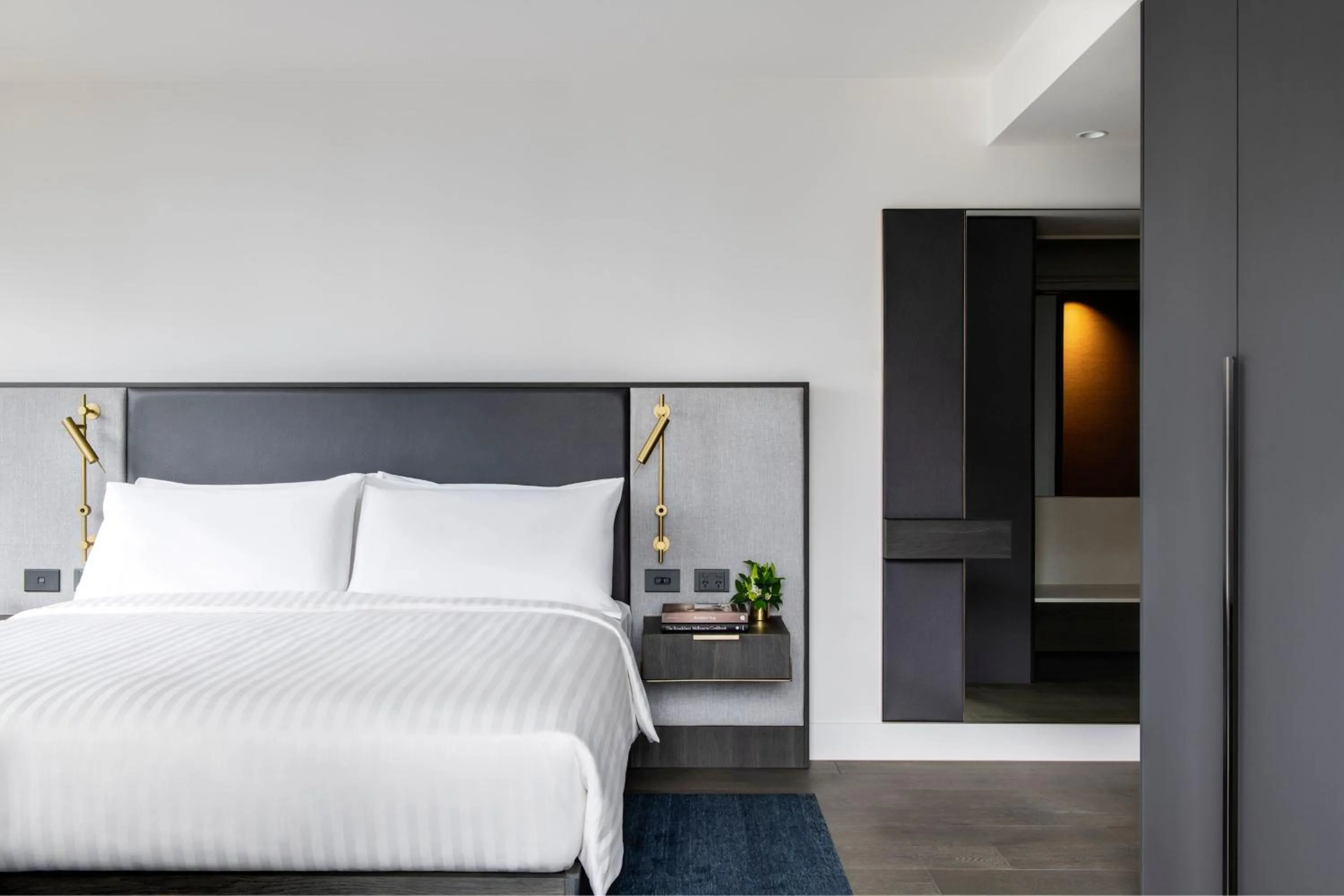 Photo of the whole room, Bed in Melbourne Marriott Hotel Docklands