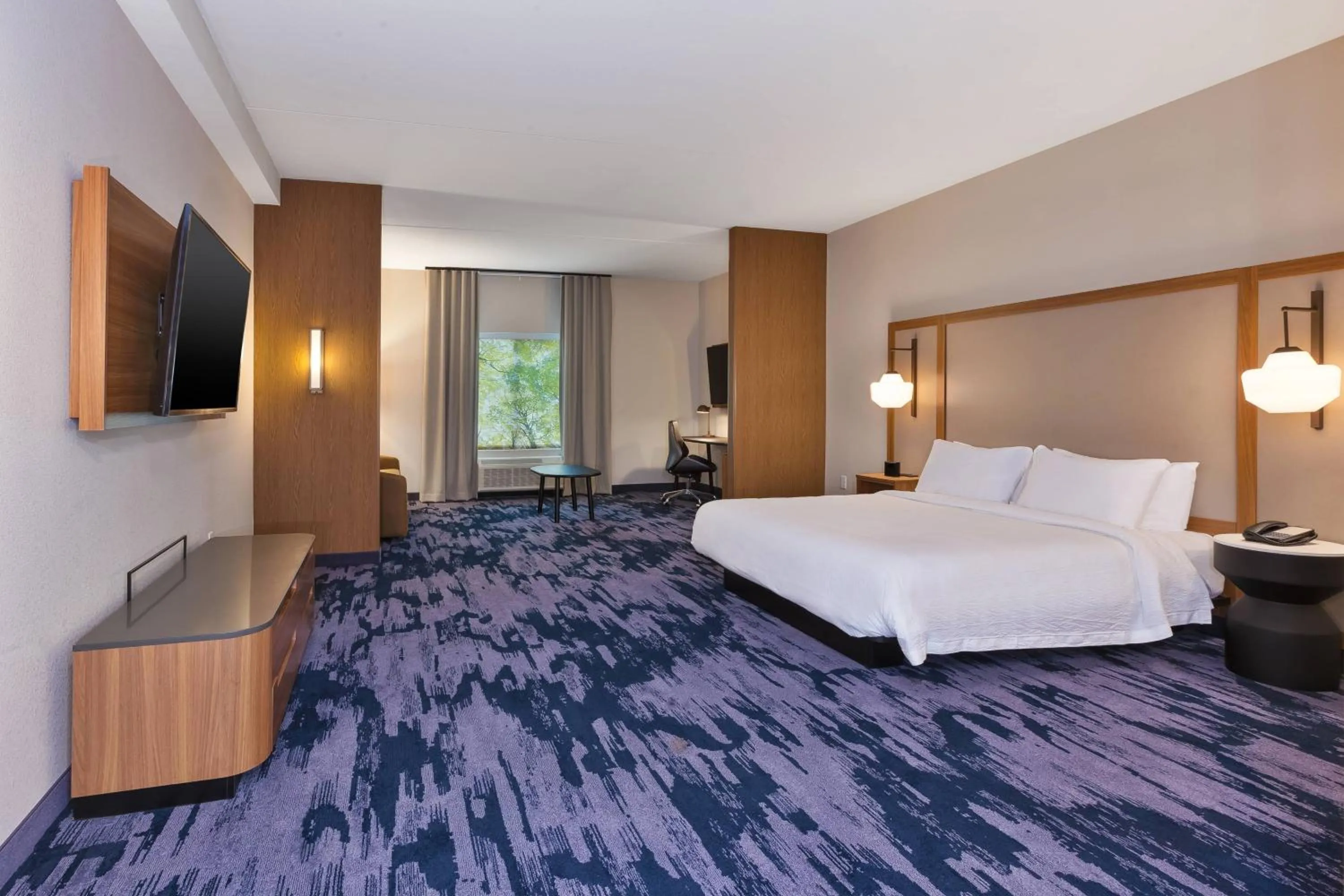 Photo of the whole room, Bed in Fairfield by Marriott Inn & Suites Knoxville Airport Alcoa