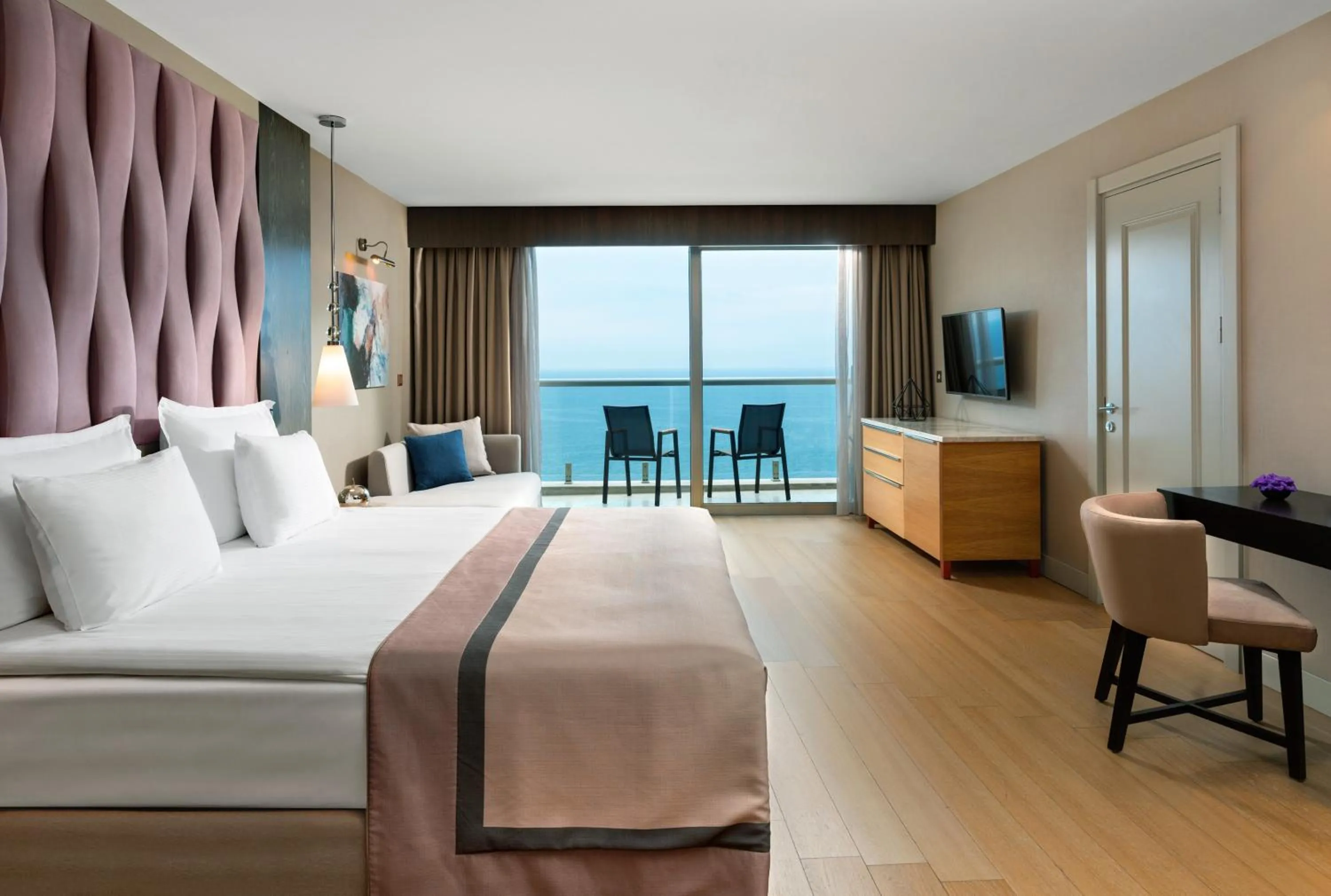 Bed in Elexus Hotel Resort & Spa & Casino