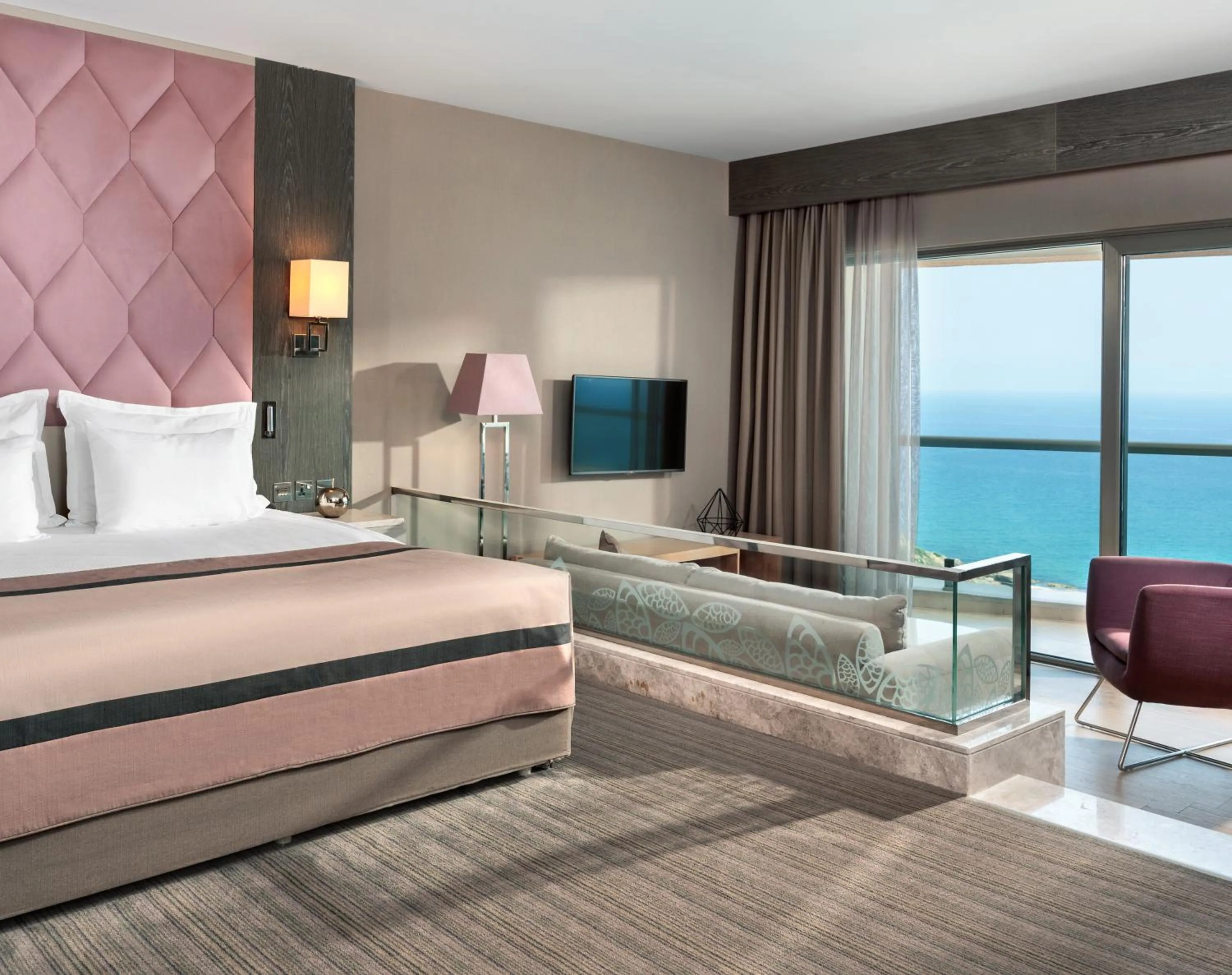 Bed in Elexus Hotel Resort & Spa & Casino