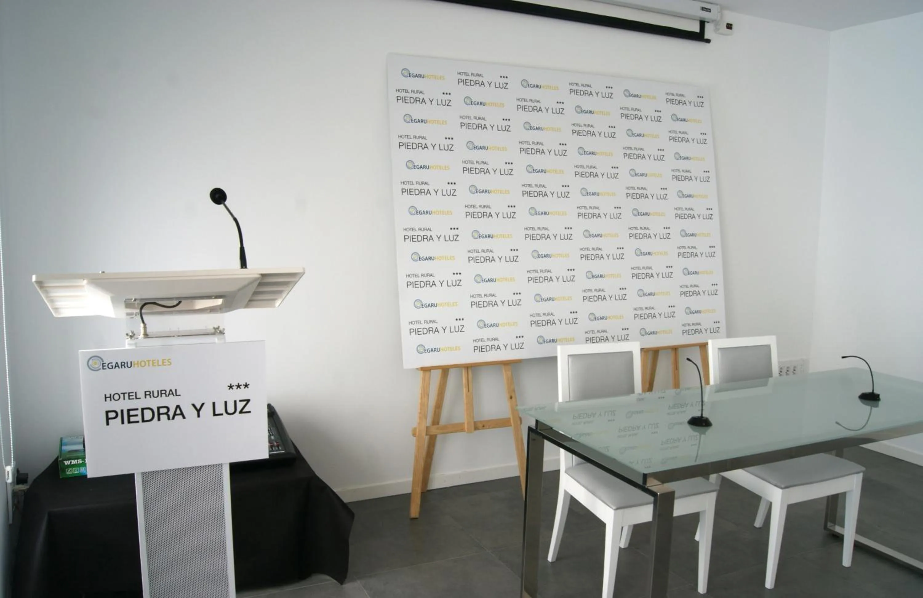 Communal lounge/ TV room in Hotel EH Piedra Y Luz