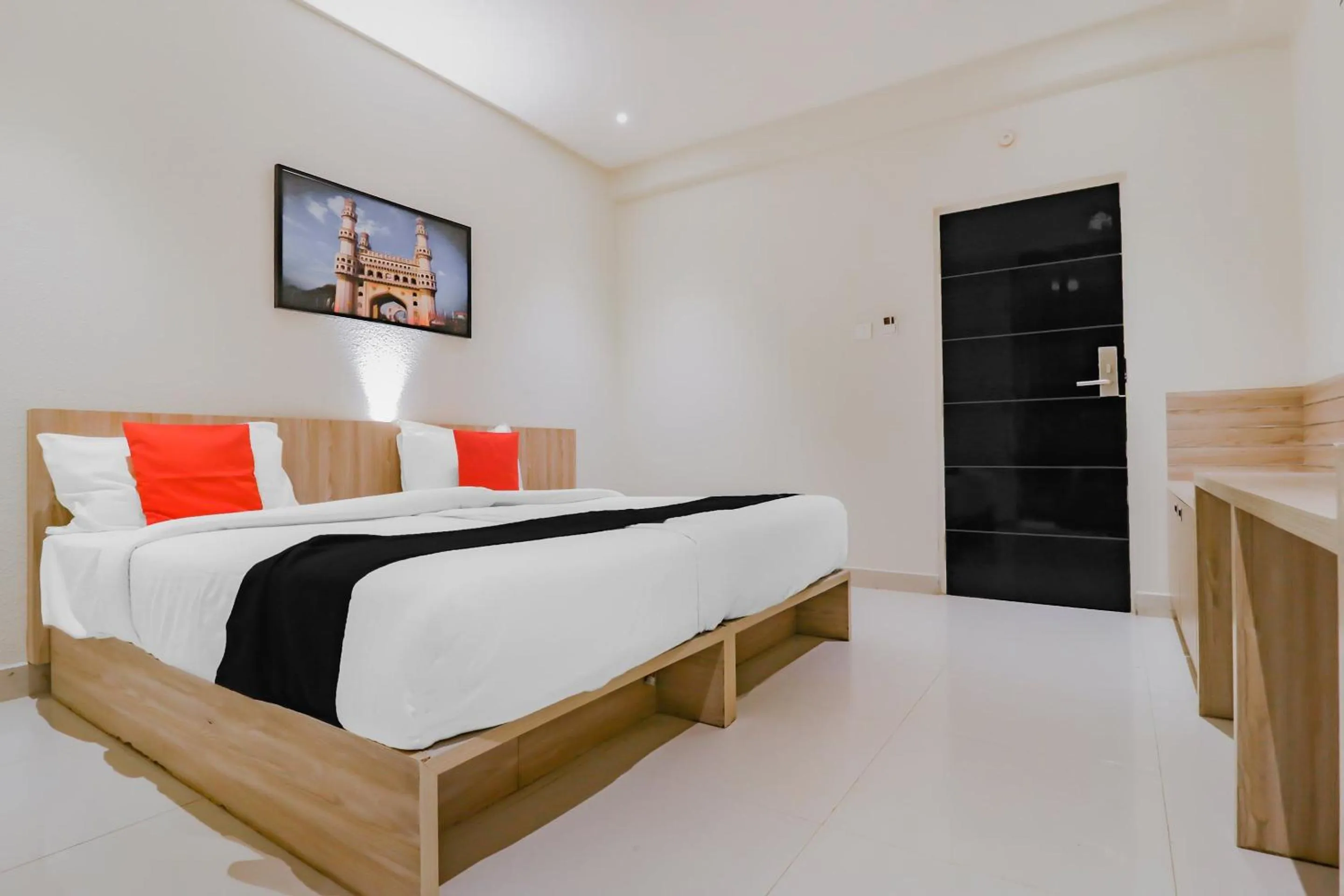 Bedroom, Bed in Capital O Royal Keys Near Brookfield Mall, AECS Layout