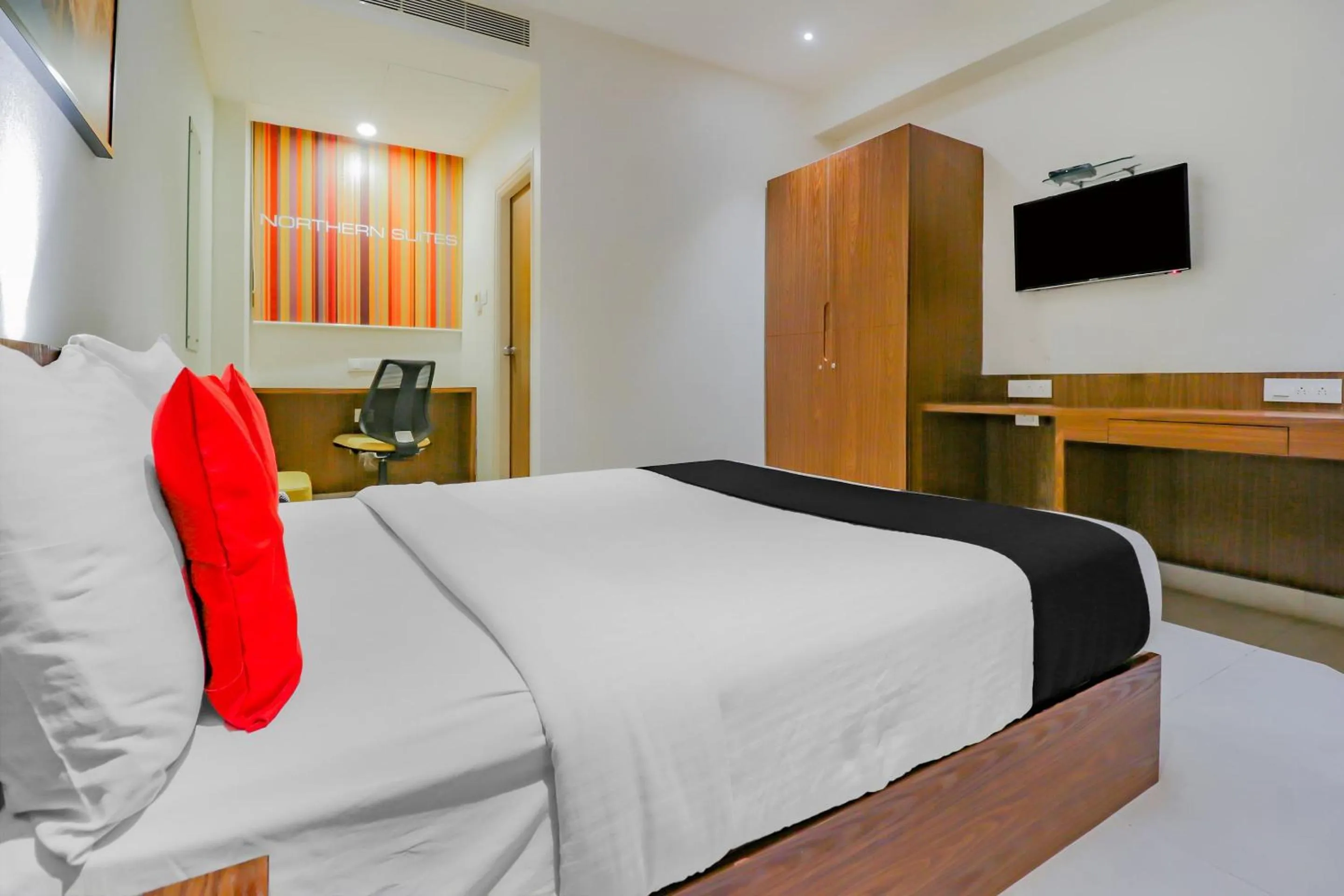 Bedroom, Bed in Capital O Royal Keys Near Brookfield Mall, AECS Layout