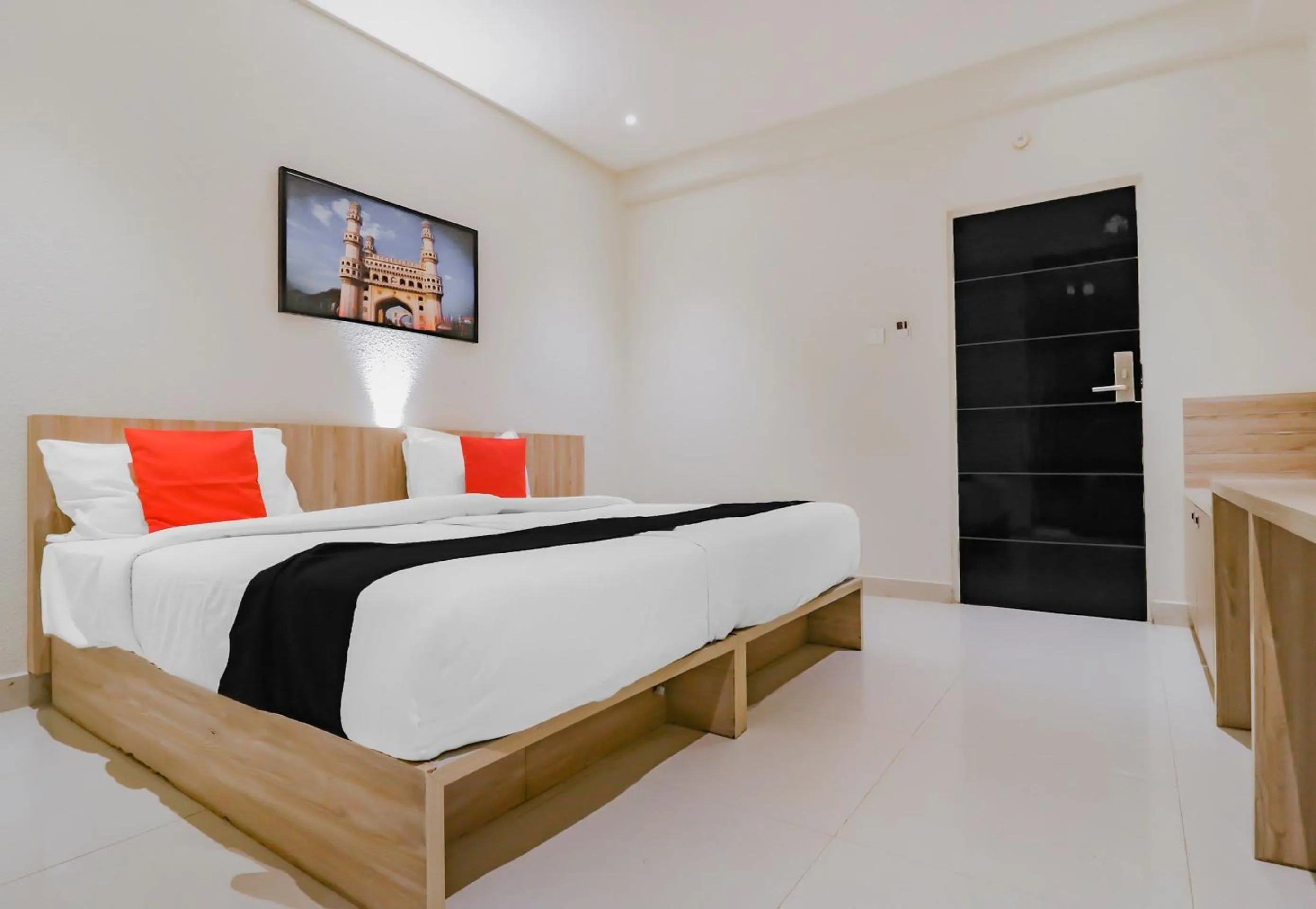 Bedroom, Bed in Capital O Royal Keys Near Brookfield Mall, AECS Layout