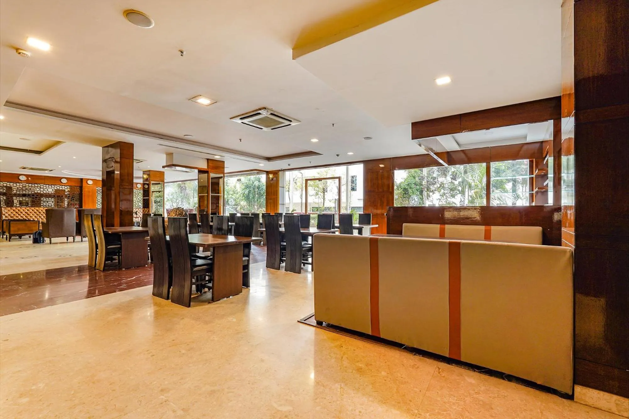 Restaurant/places to eat in FabHotel Chris - Nr Vydehi Hospital