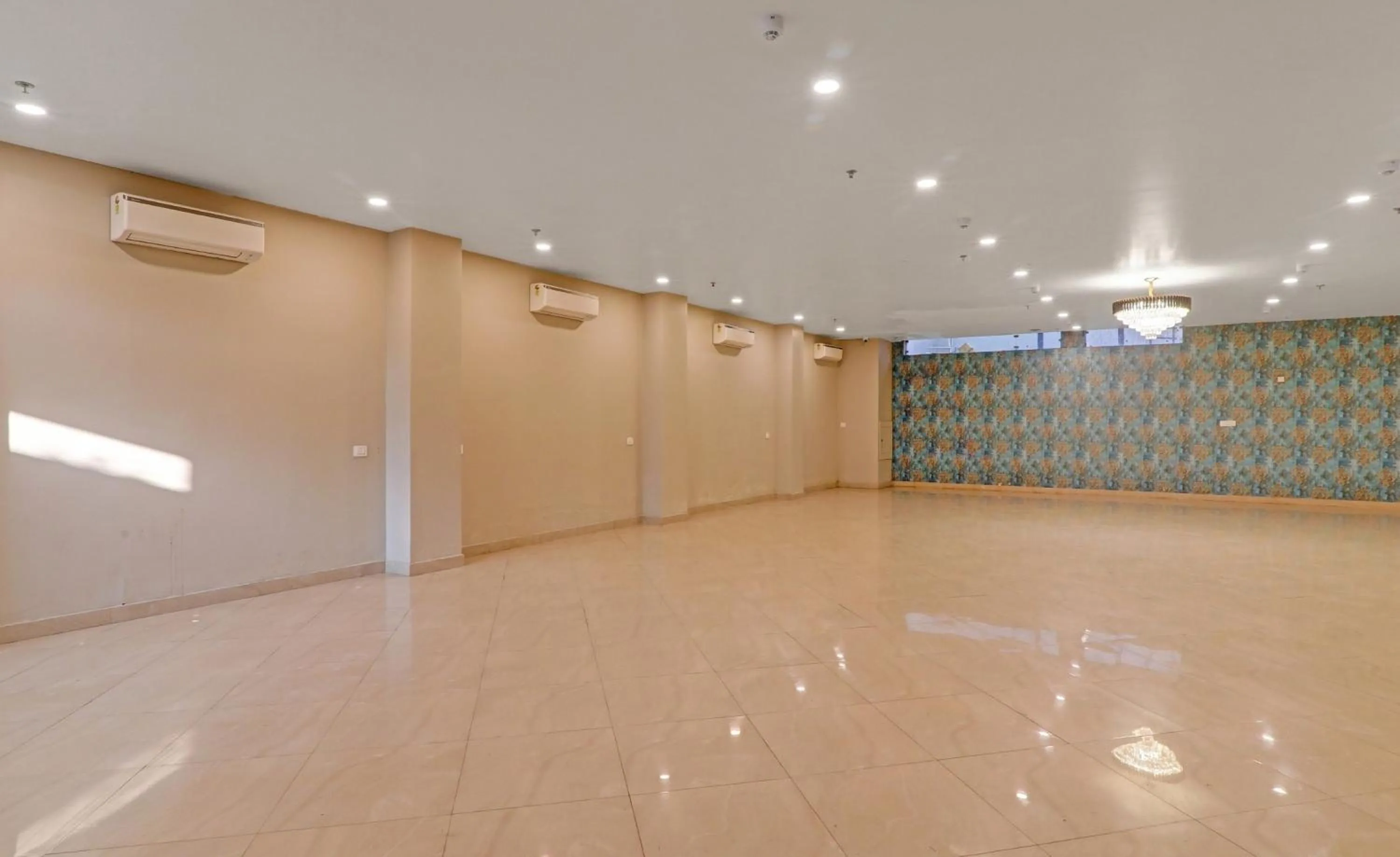 Lobby or reception in Super Townhouse Amaraa Hotel Near Phoenix Palassio