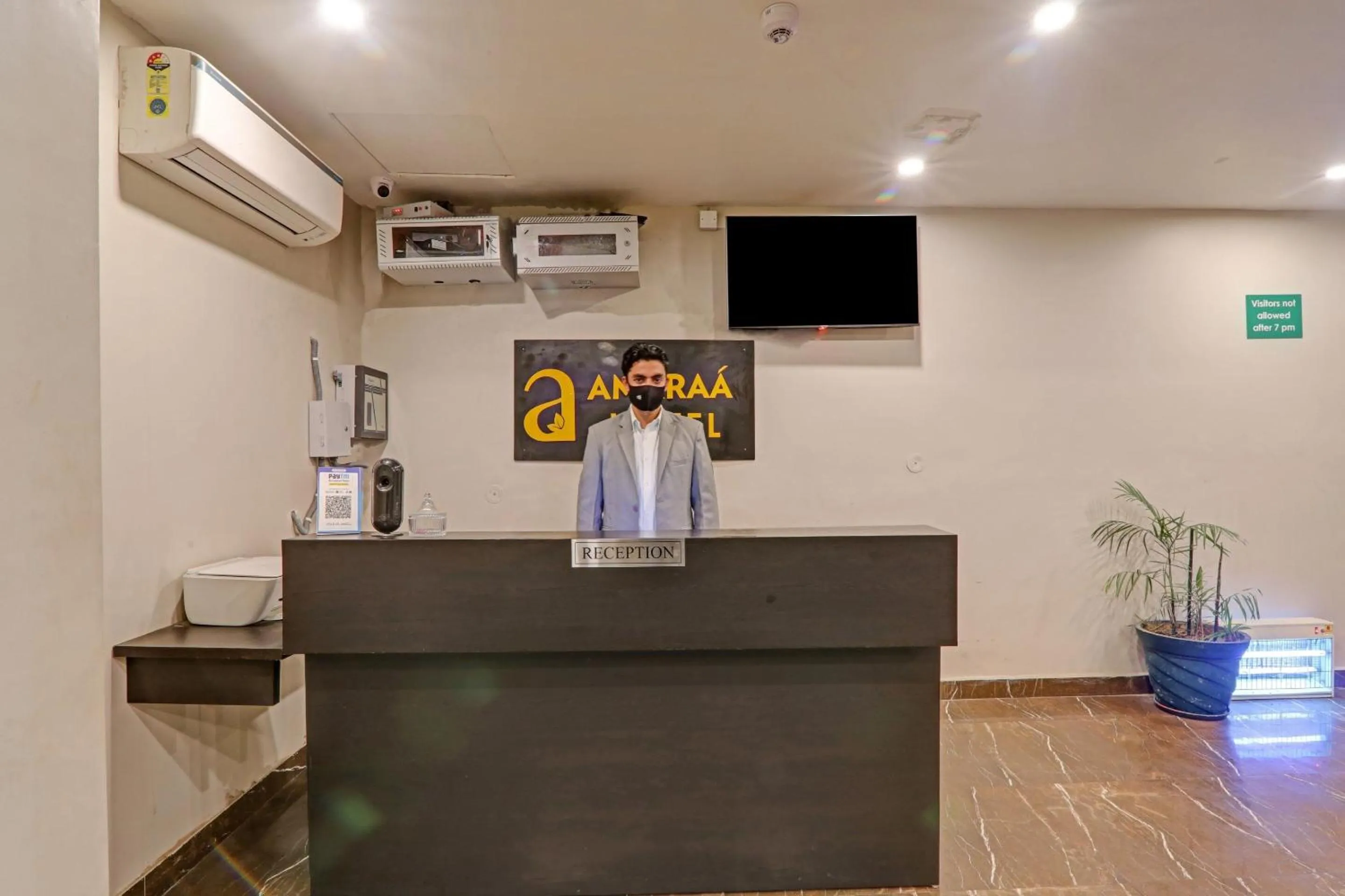 Lobby or reception in Super Townhouse Amaraa Hotel Near Phoenix Palassio