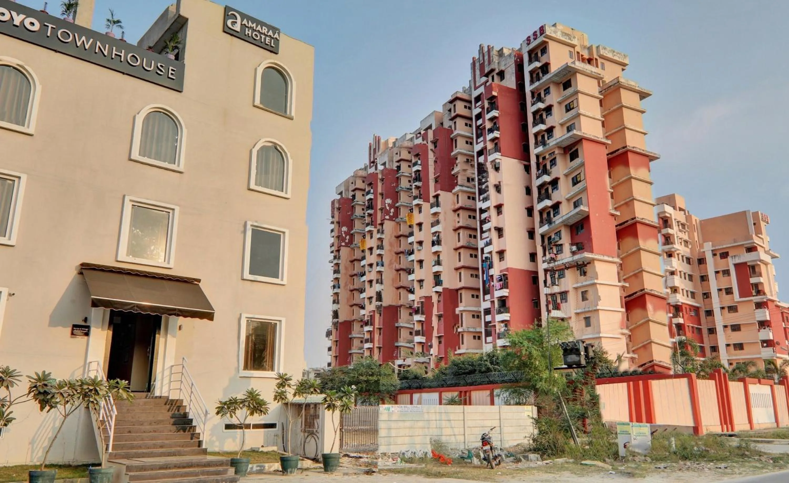 Facade/entrance in Super Townhouse Amaraa Hotel Near Phoenix Palassio