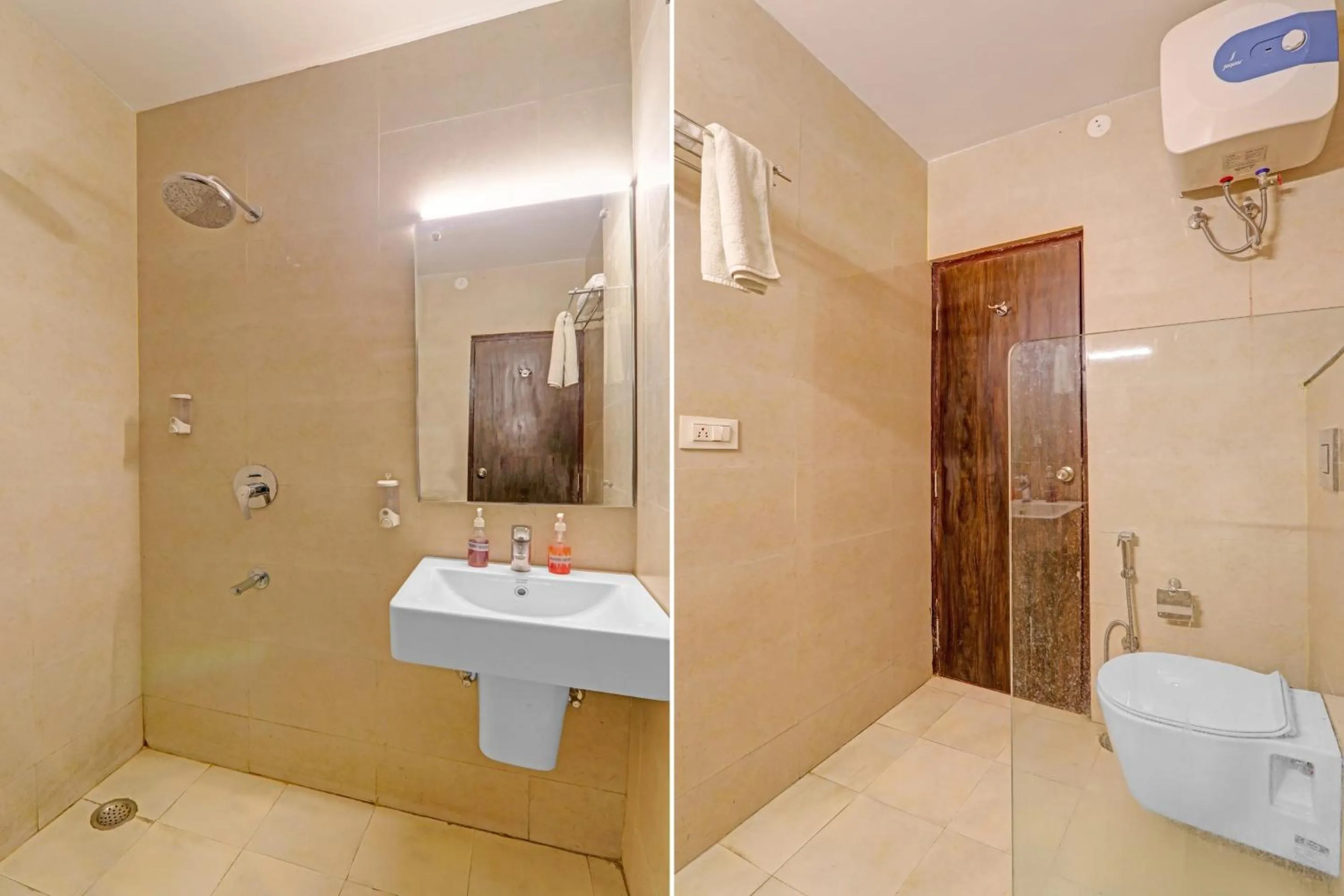 Bathroom in Super Townhouse Amaraa Hotel Near Phoenix Palassio