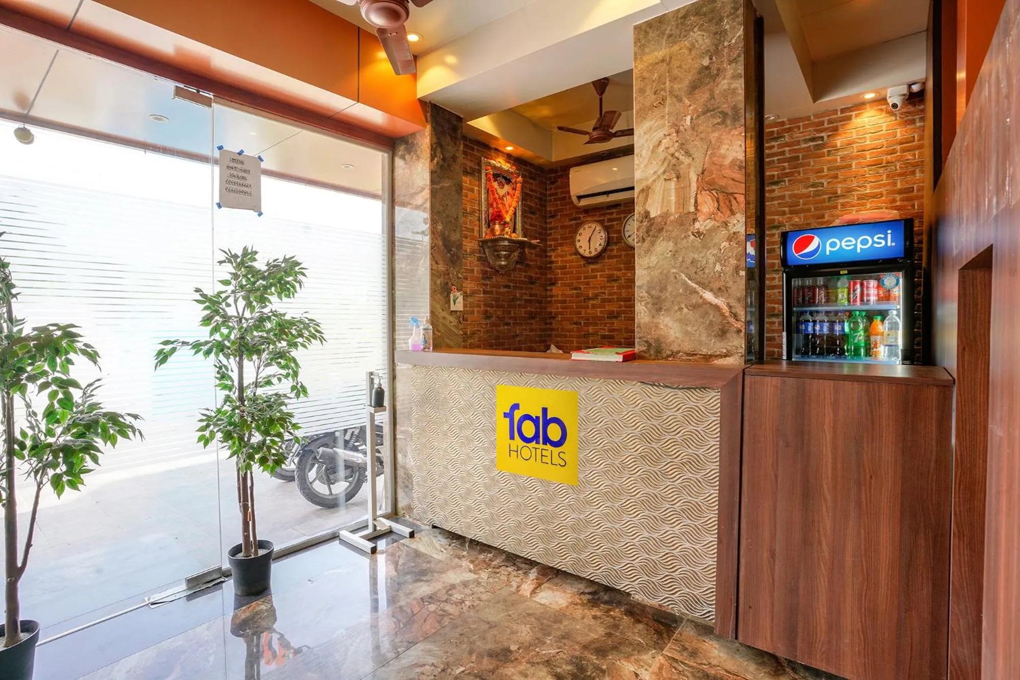 Lobby or reception in Via Super 7 Inn- Nr Rabale Station