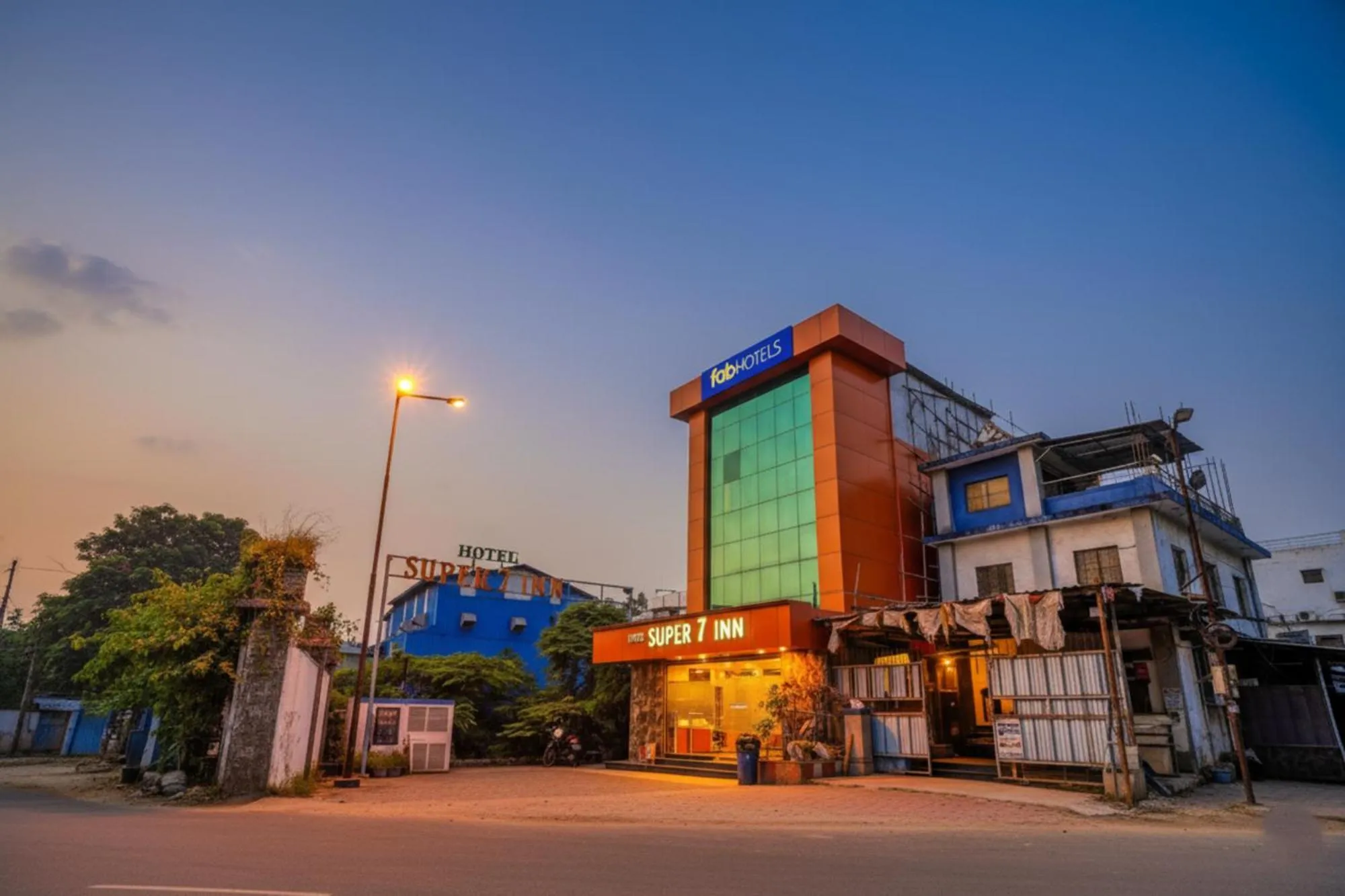 Property building in Via Super 7 Inn- Nr Rabale Station