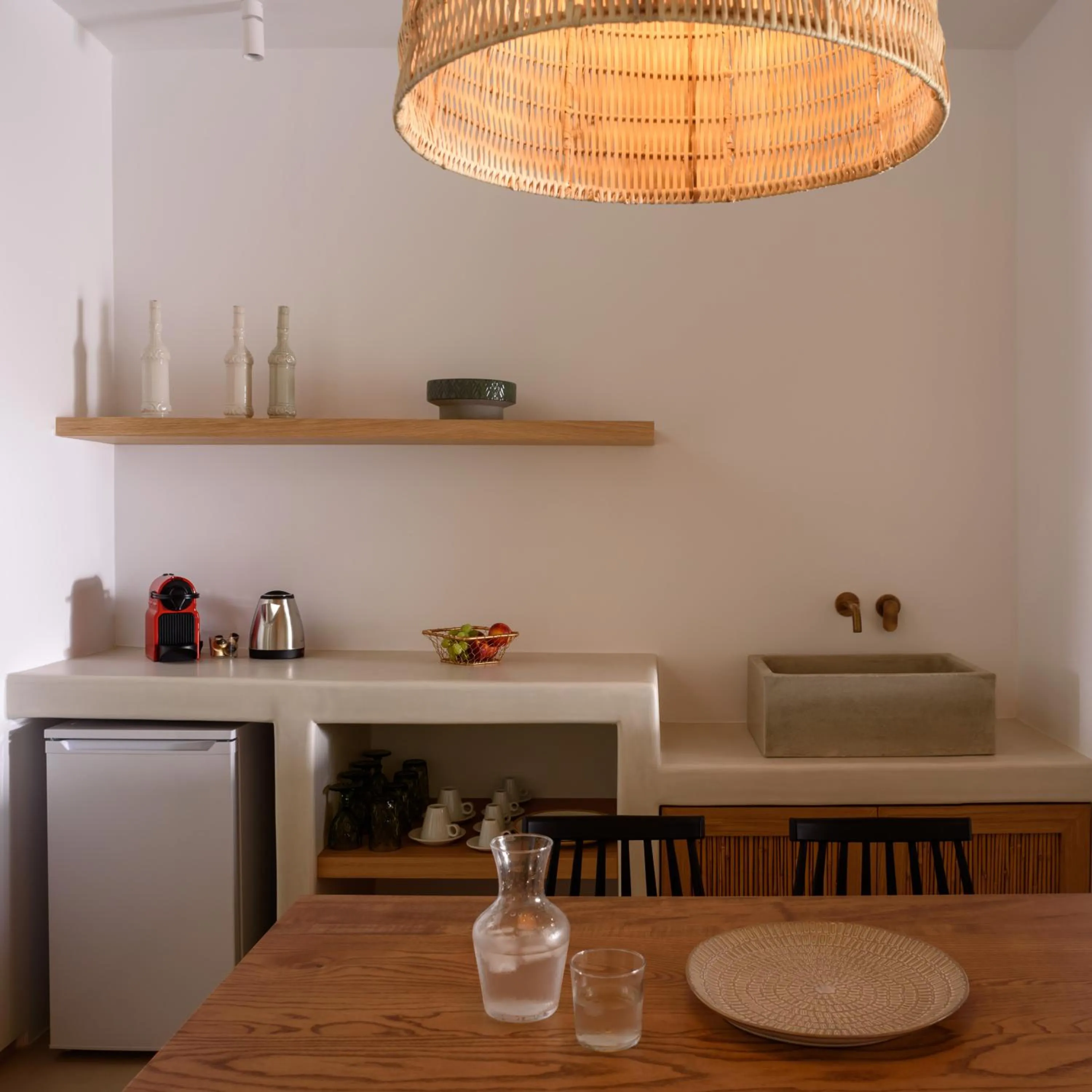 Coffee/tea facilities in Este Luxury Suites