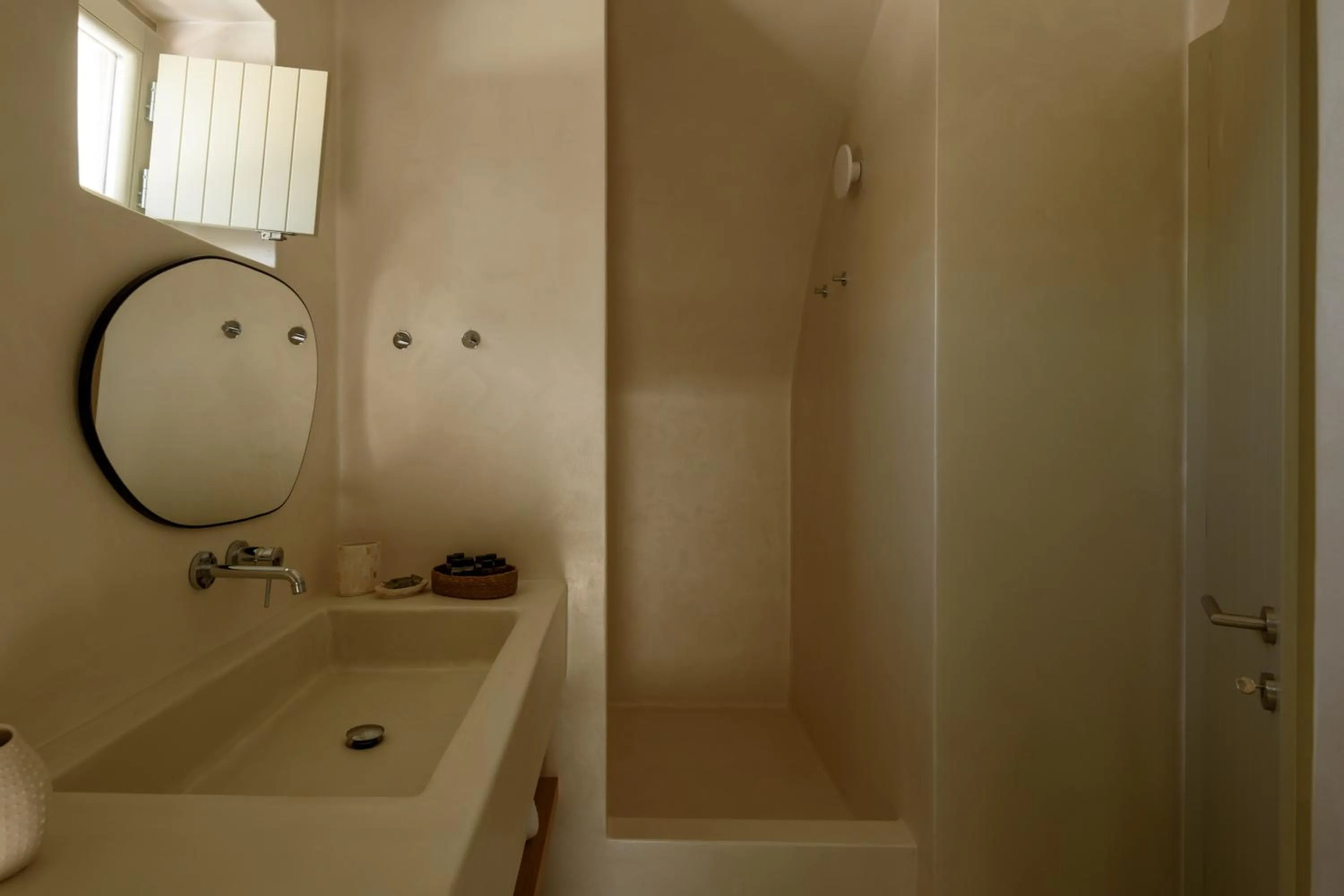 Shower in Este Luxury Suites