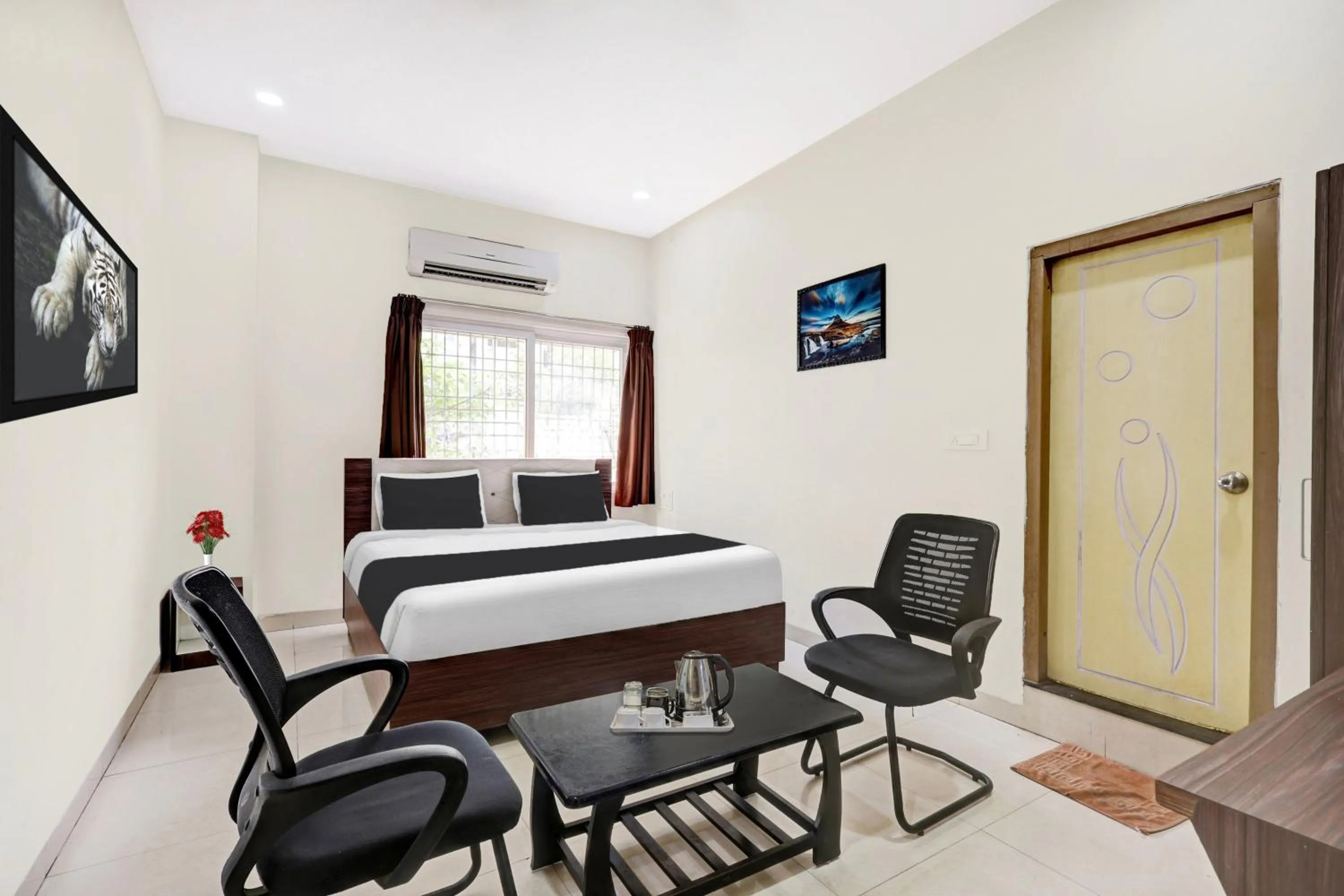 Bedroom, Bed in Collection O Dabagardens Near RK Beach