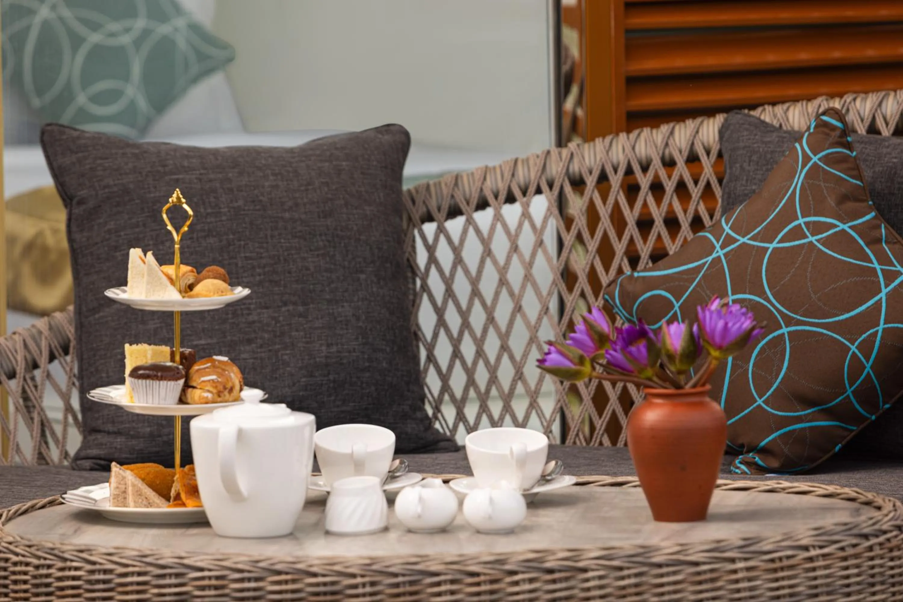 Food and drinks in Bolagala Agro Floating Resort