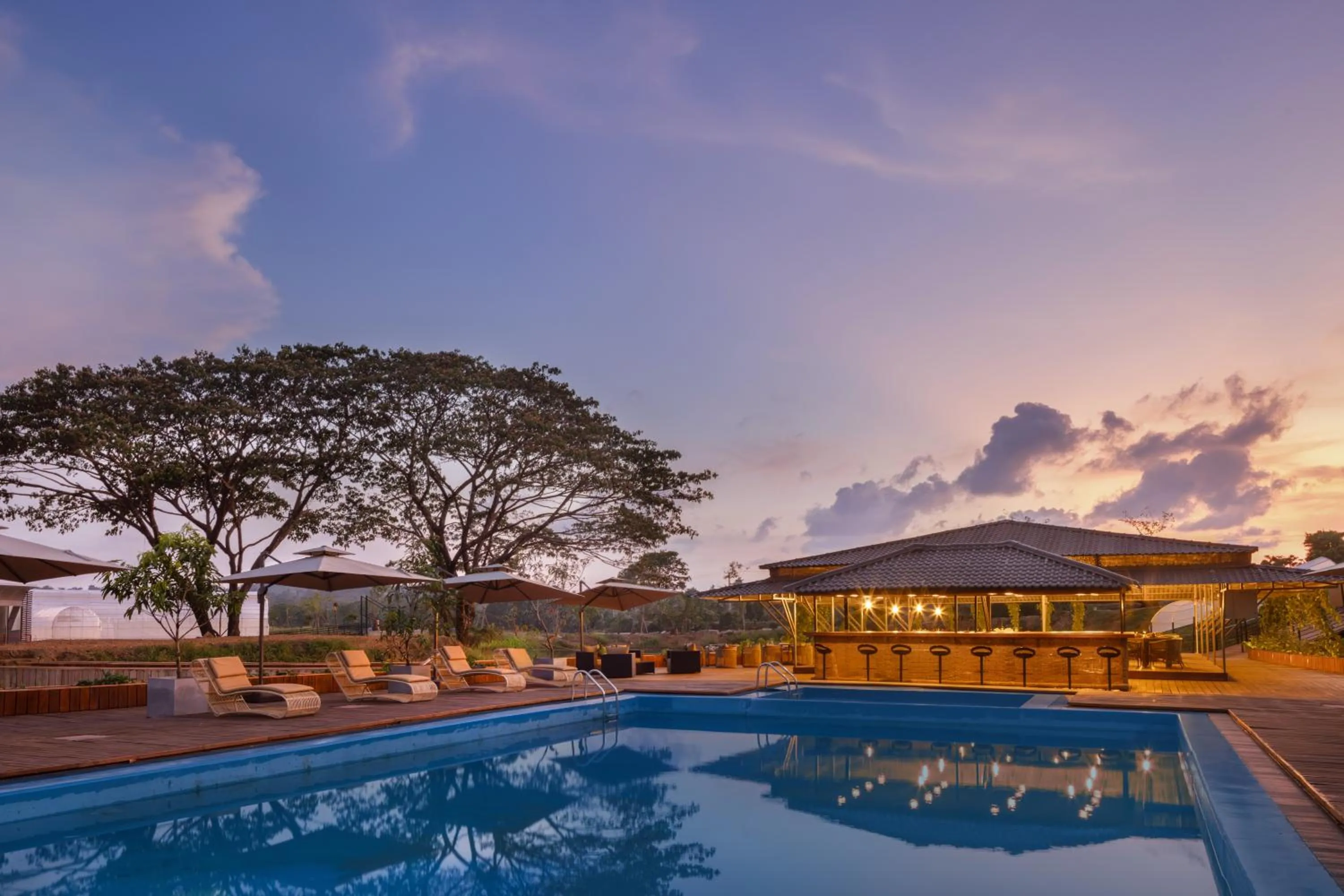 Restaurant/places to eat in Bolagala Agro Floating Resort