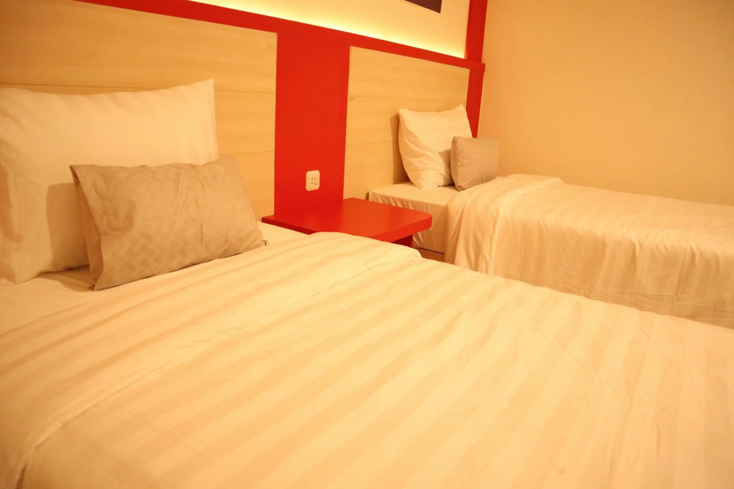 Bedroom, Bed in D'Carol Hotel