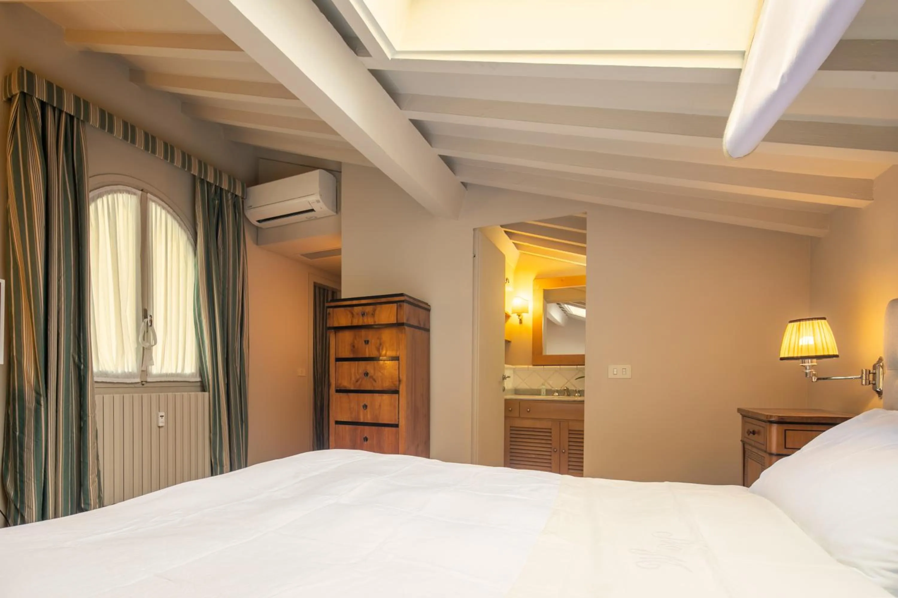 Bedroom, Bed in San Jacopo Top by Mmega