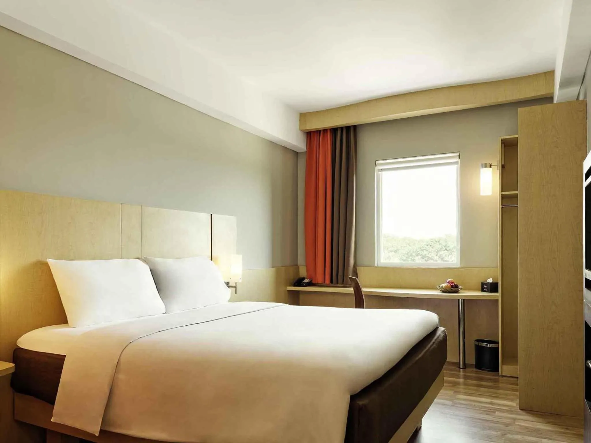 Bedroom, Bed in Ibis Padang