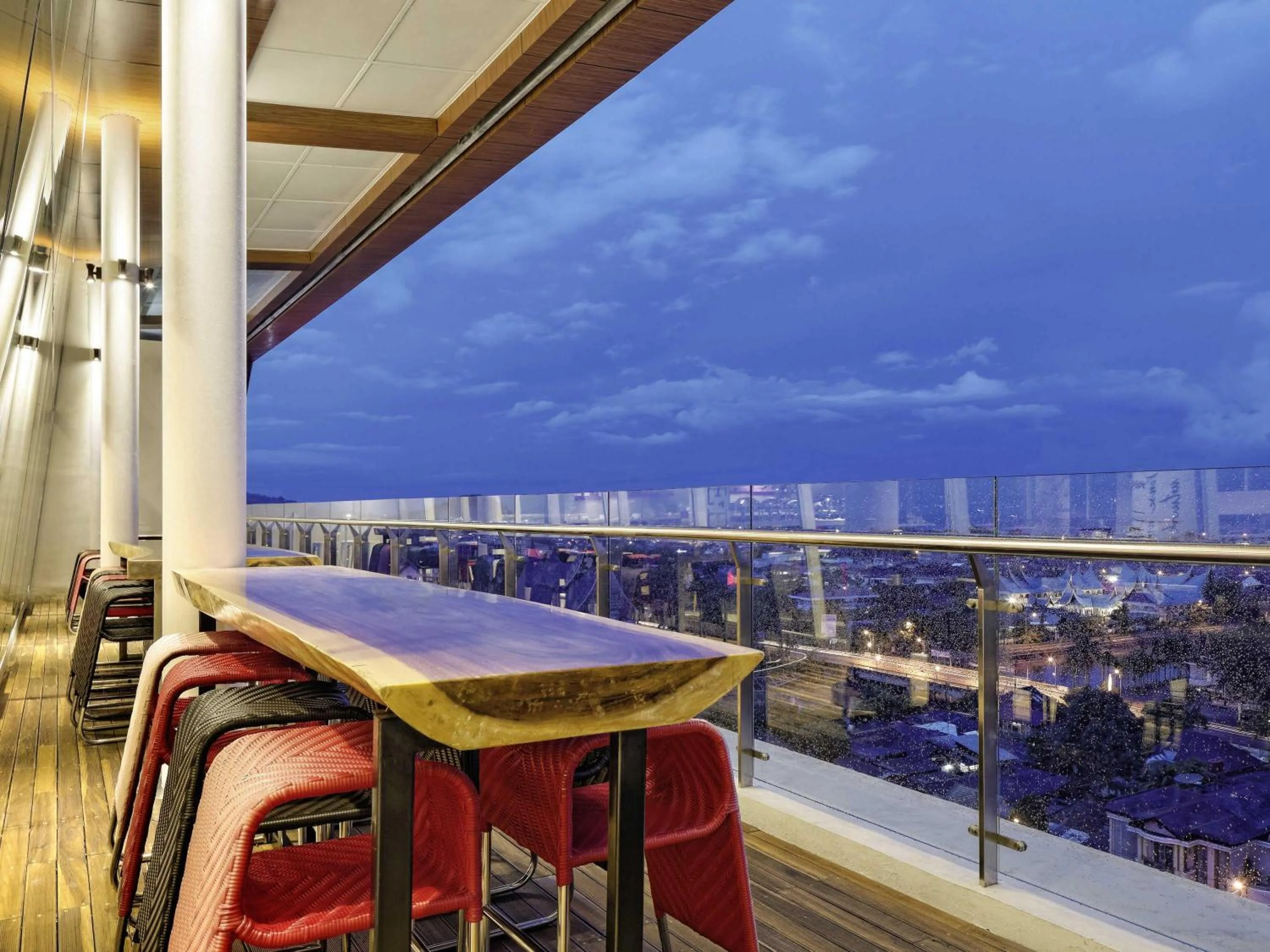 Restaurant/places to eat in Ibis Padang