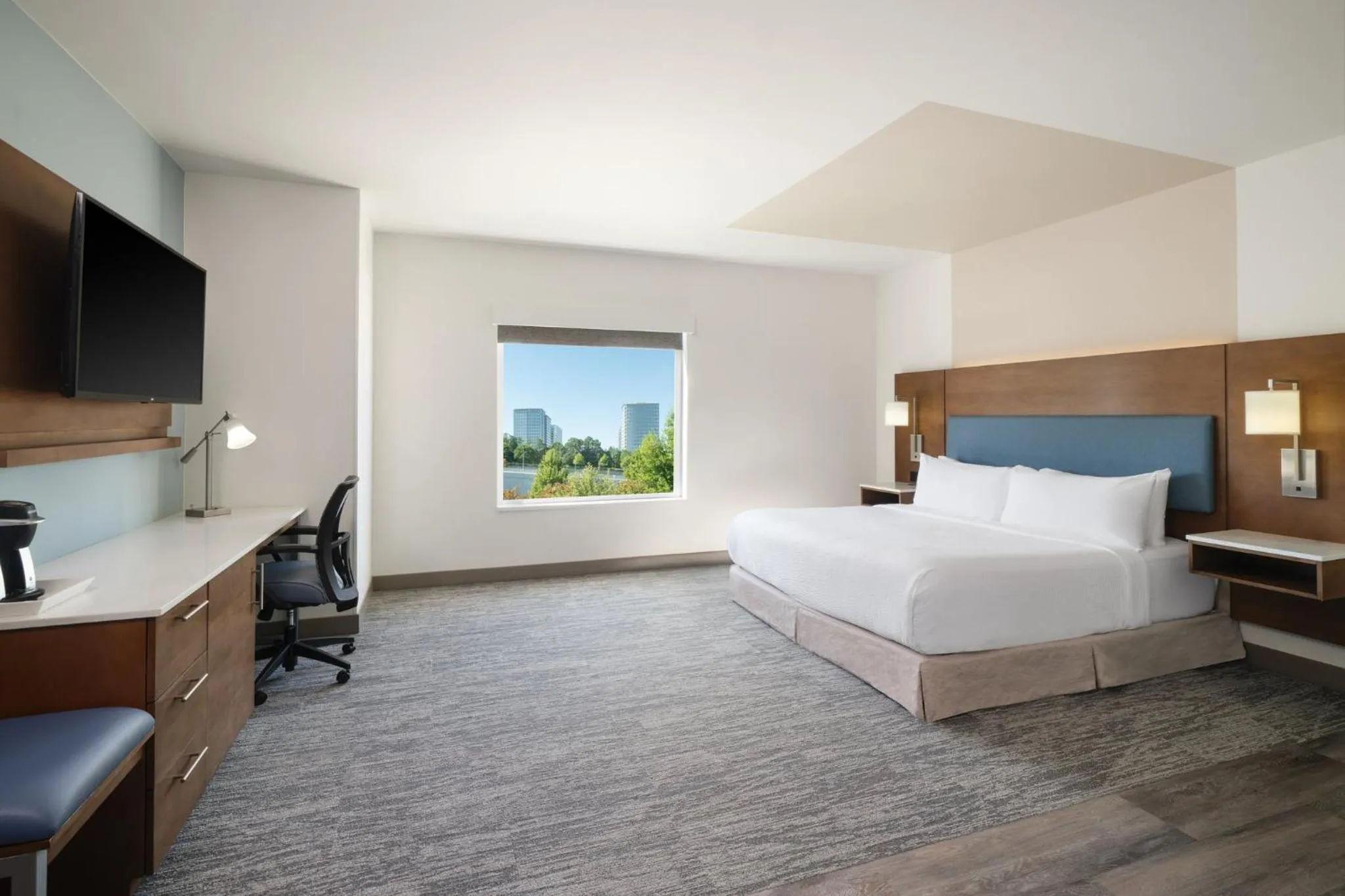 Photo of the whole room, Bed in EVEN Hotel Atlanta - Cobb Galleria by IHG