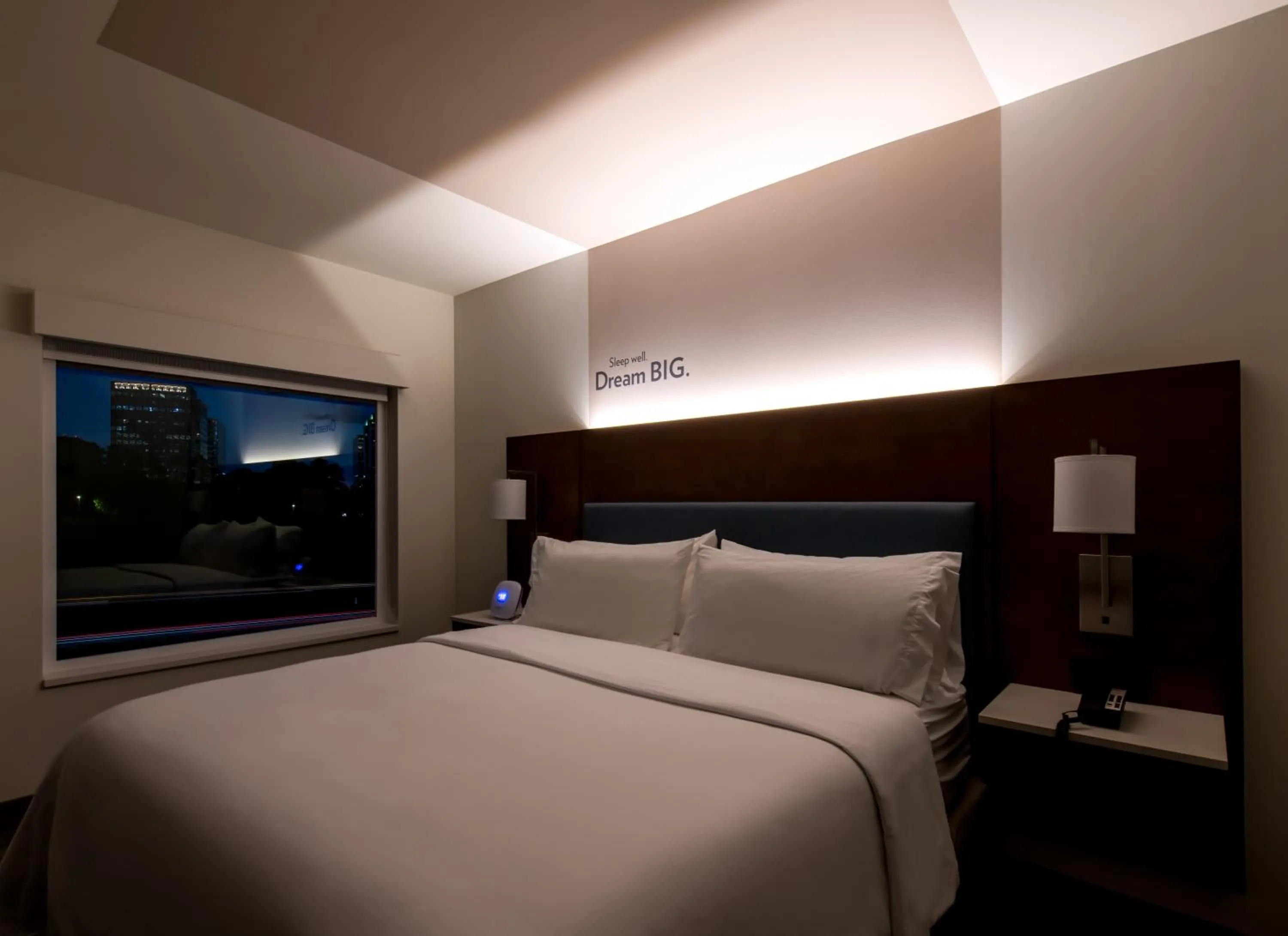 Guests, Bed in EVEN Hotel Atlanta - Cobb Galleria by IHG