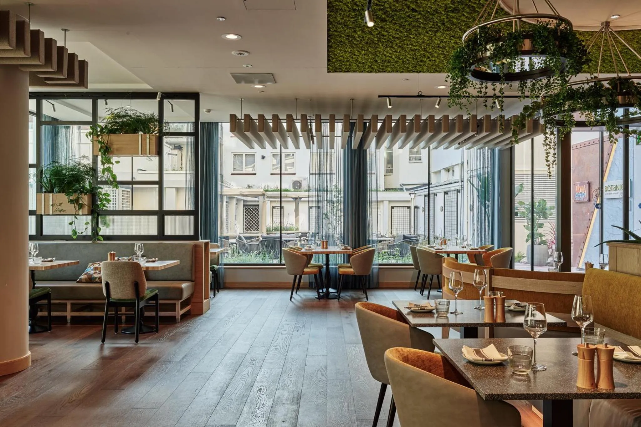 Meeting/conference room in voco The Hague by IHG