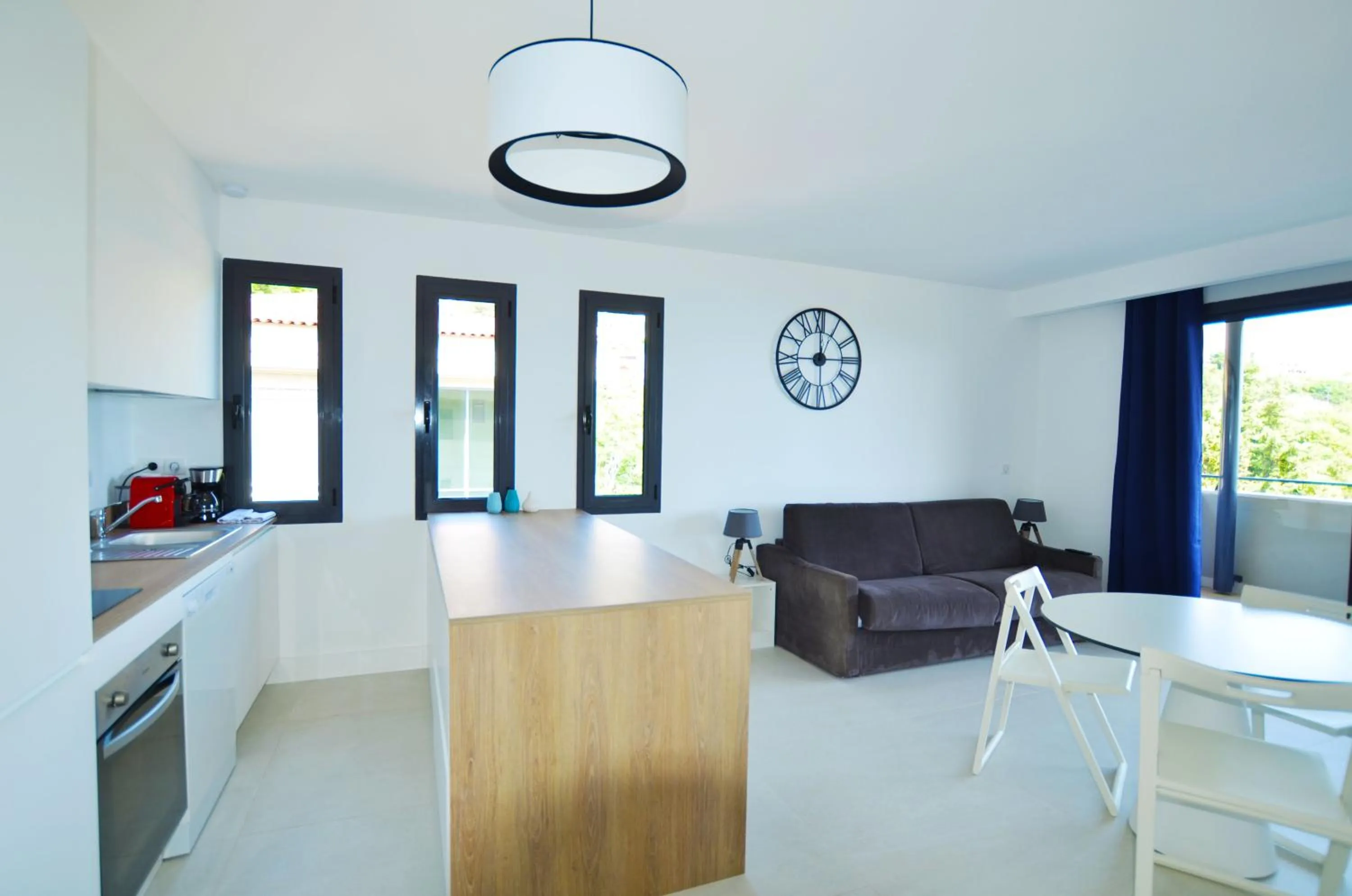 Communal kitchen in La Perle d'Eze - Aparthotel