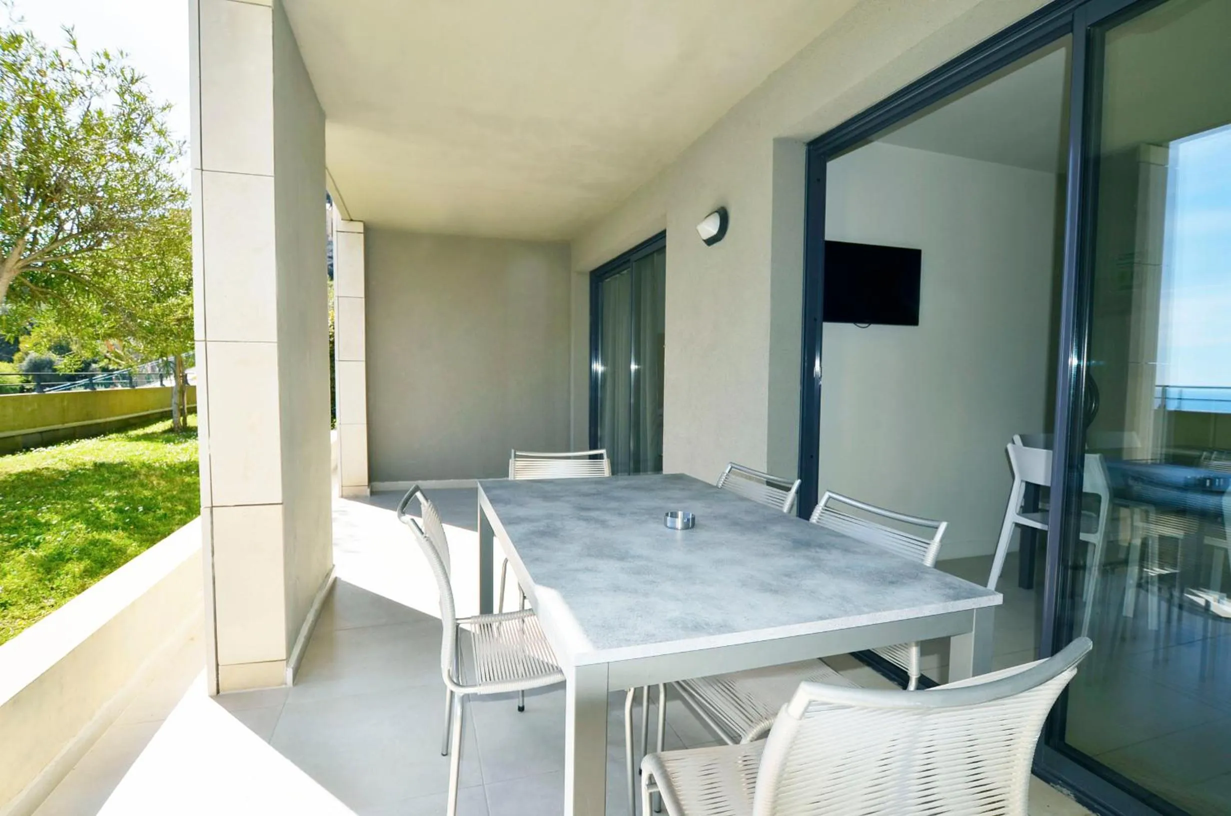 Patio in La Perle d'Eze - Aparthotel