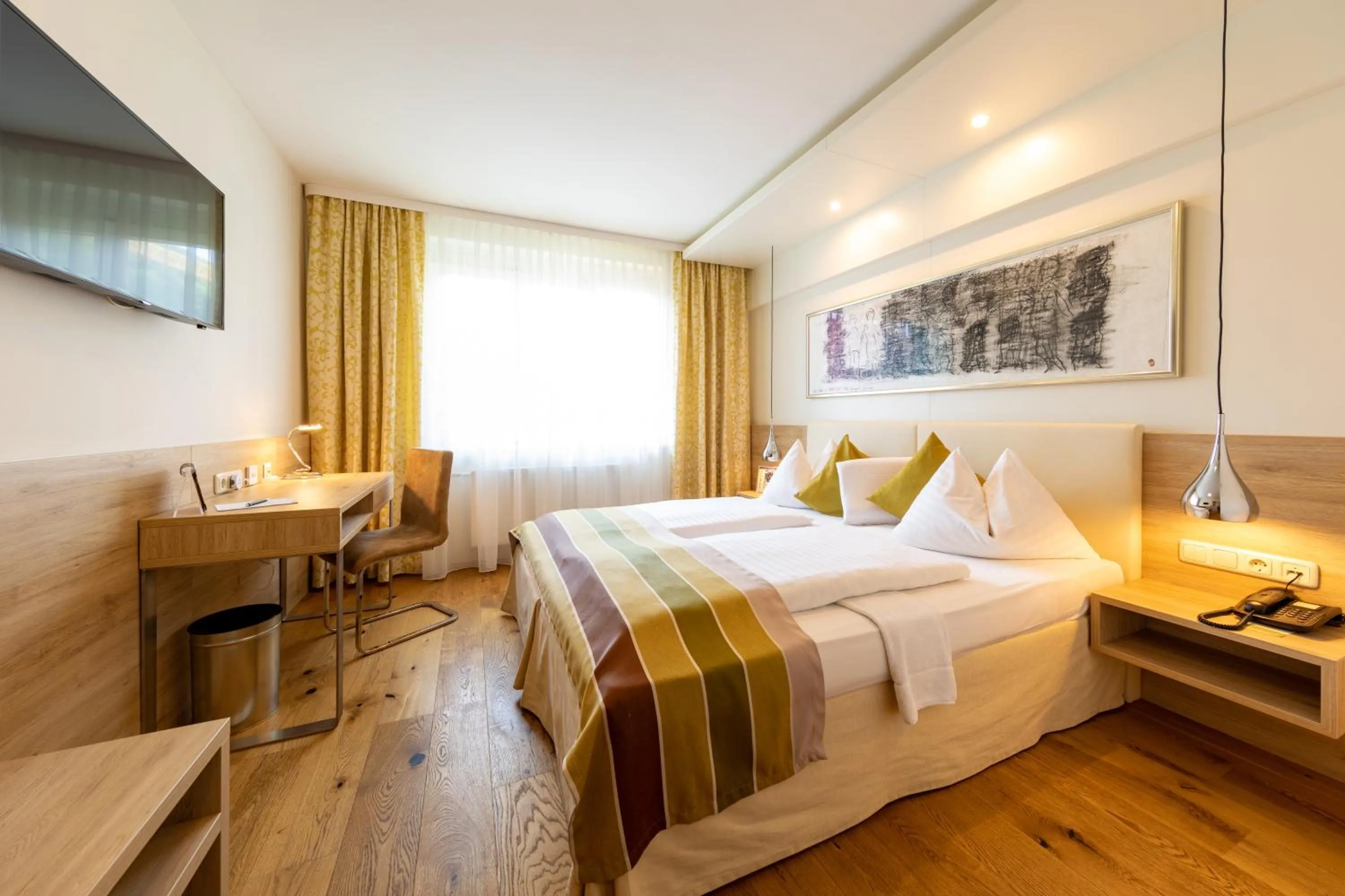 Photo of the whole room, Bed in Hotel Süd Graz