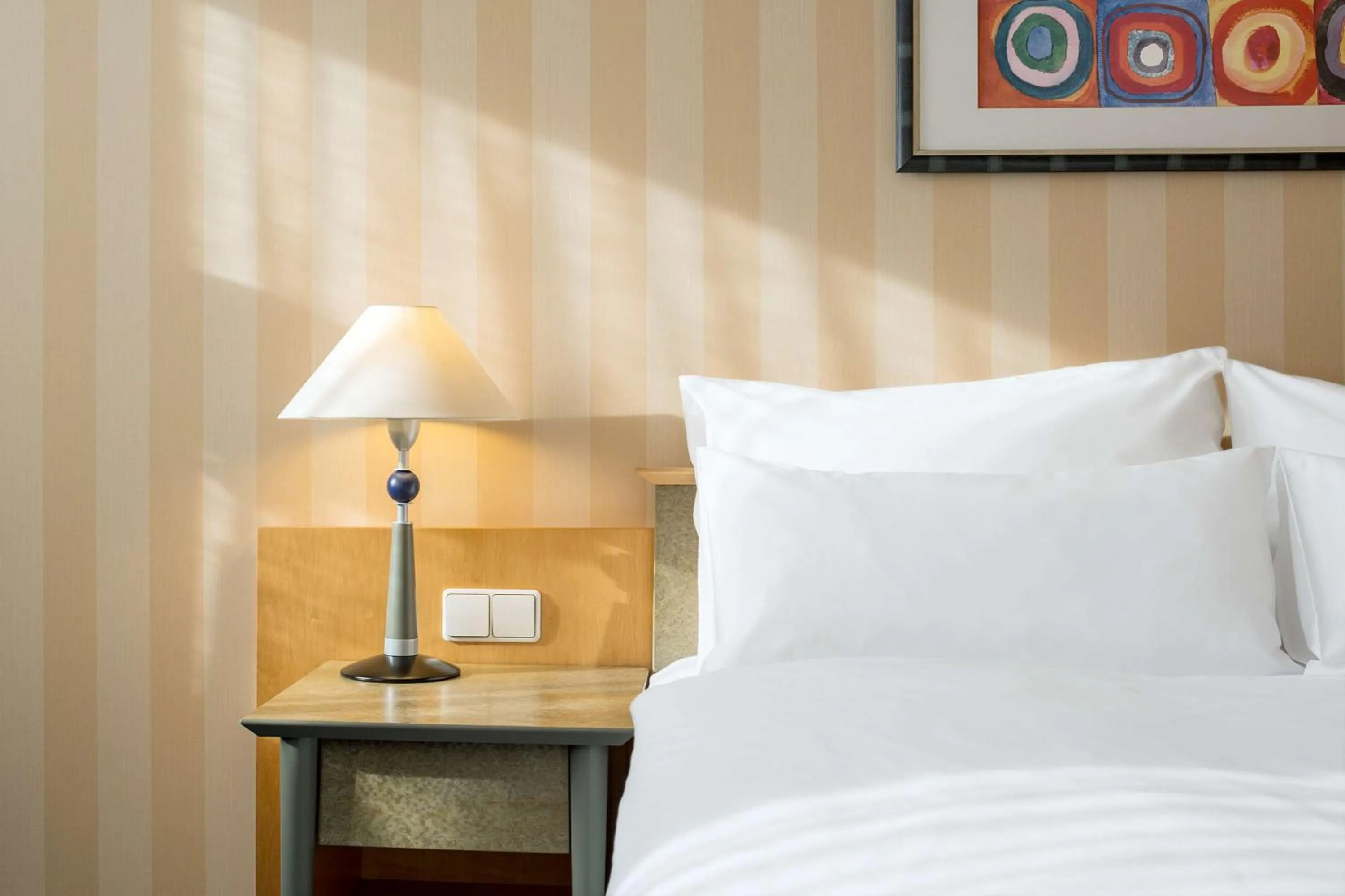 Bedroom, Bed in NH Danube City