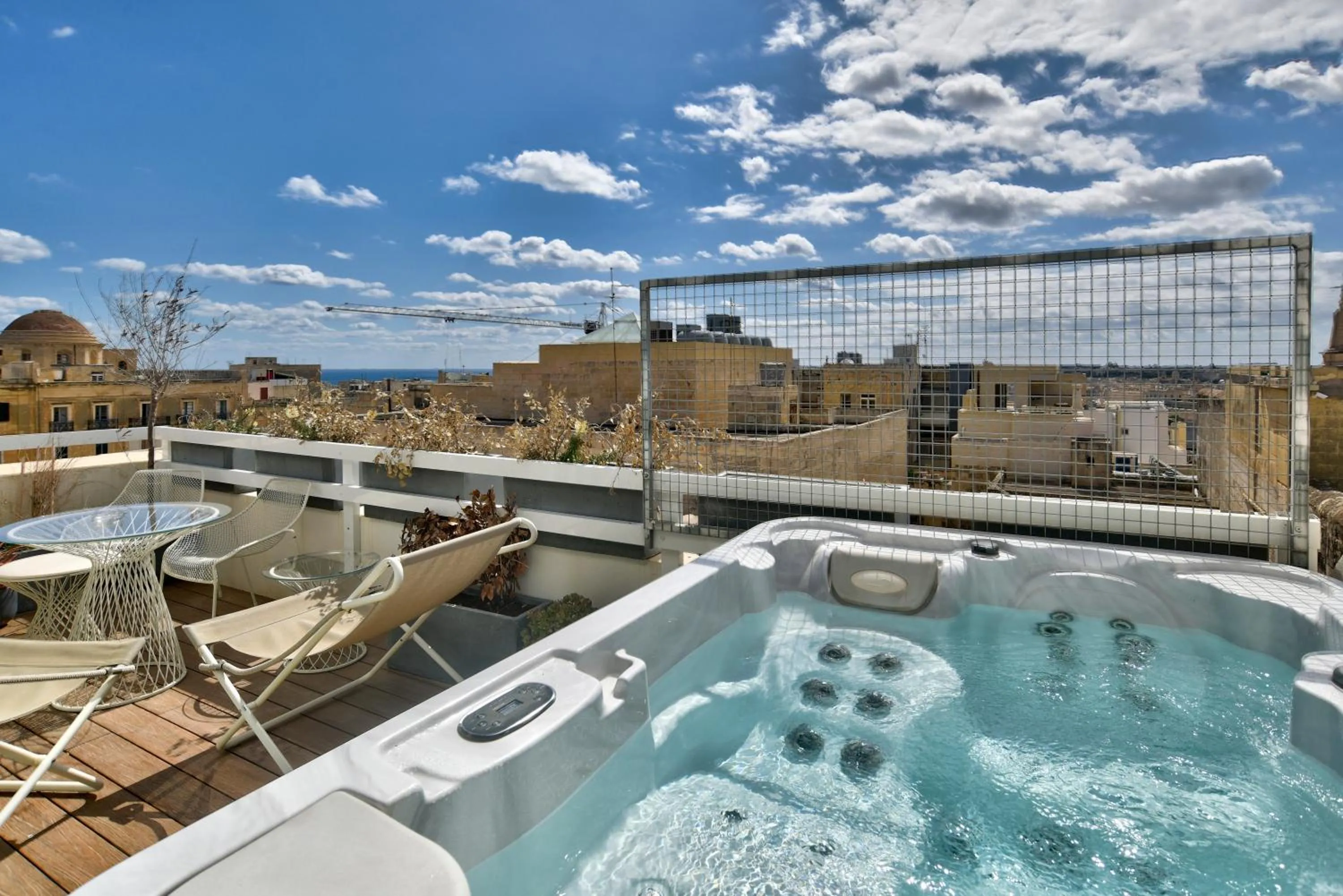 Hot Spring Bath in Guest House de la Valette
