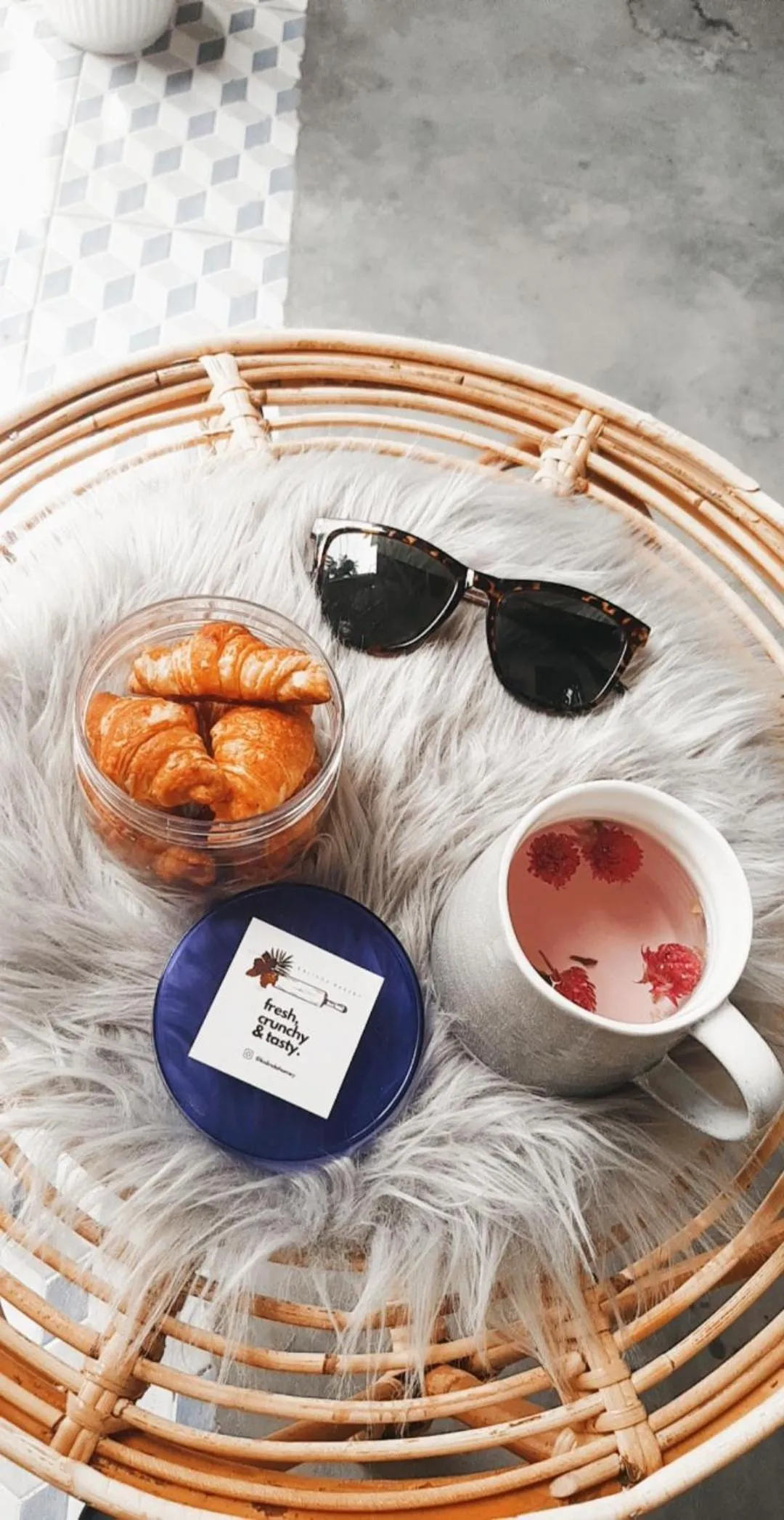 Food and drinks in KALINDA HOMEY