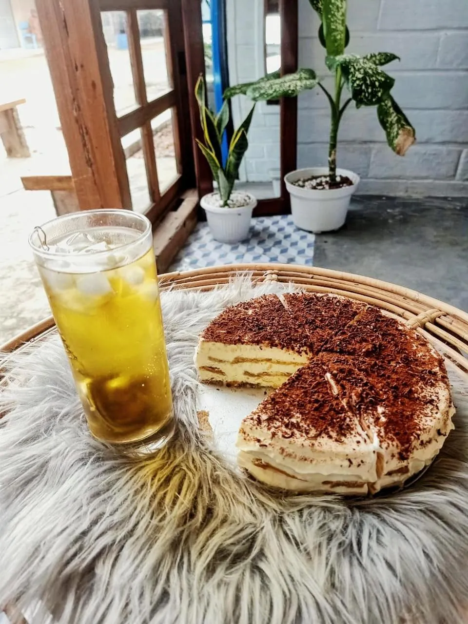 Food and drinks in KALINDA HOMEY