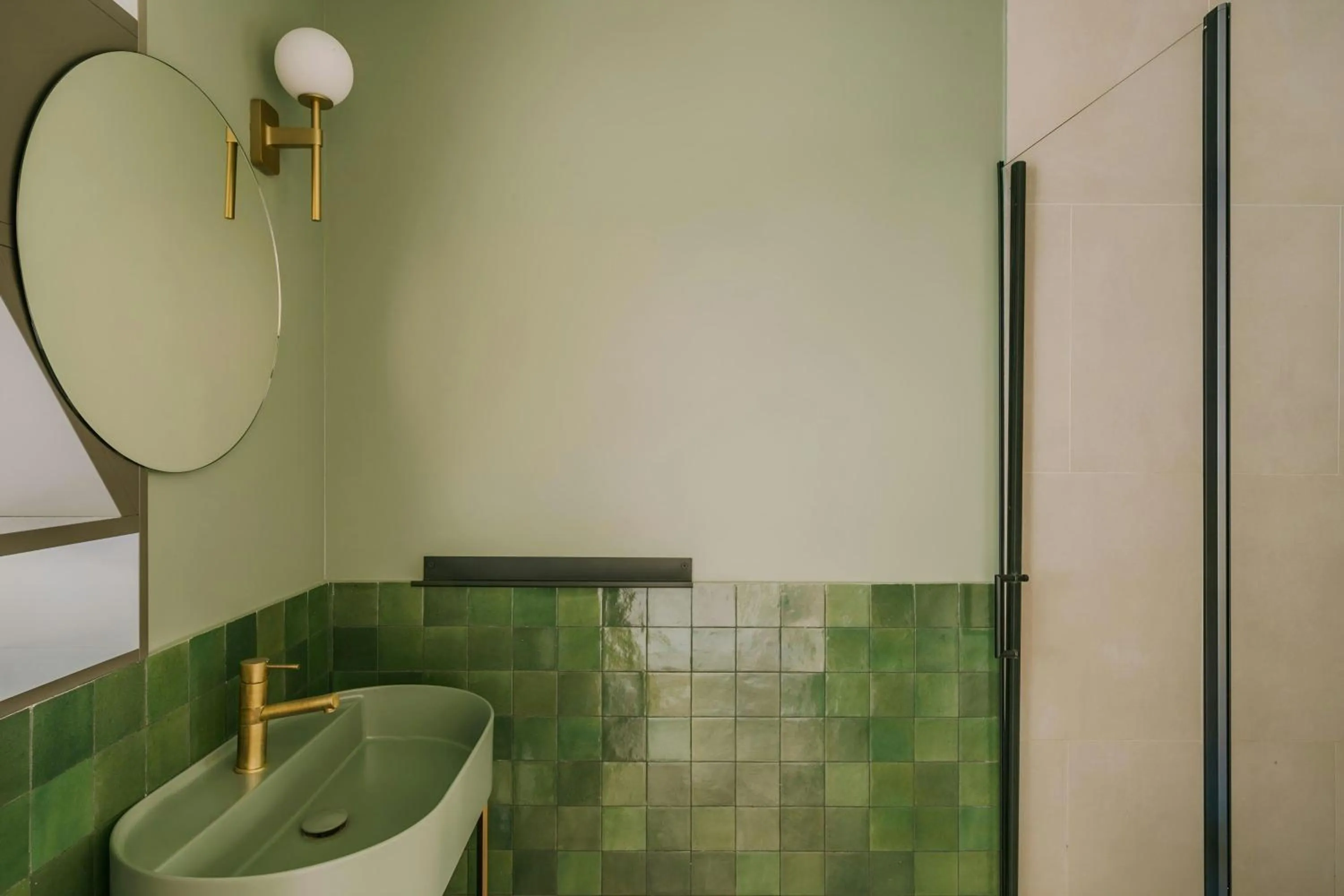 Bathroom in Yelo Jean Médecin Hotel, Sonder by Marriott Bonvoy