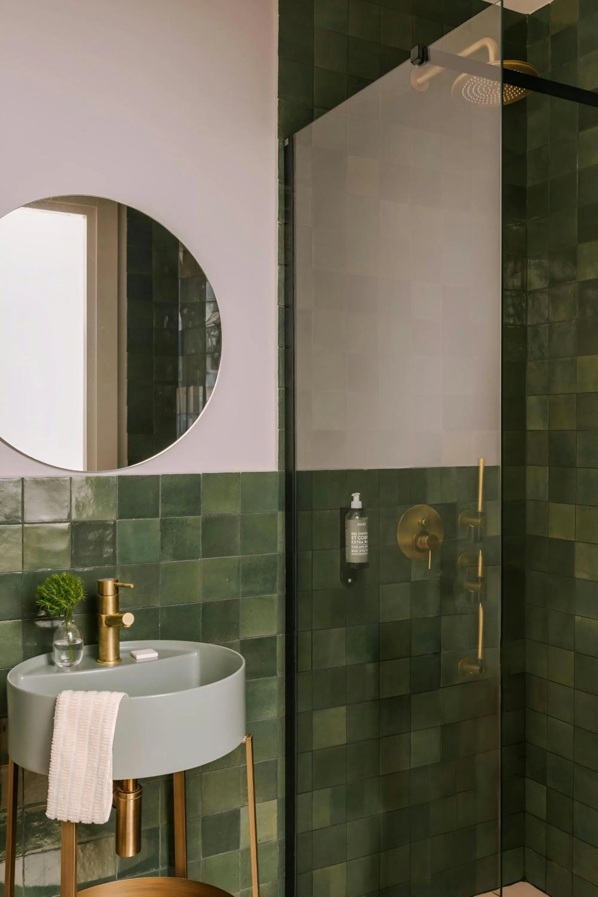 Bathroom in Yelo Jean Médecin Hotel, Sonder by Marriott Bonvoy