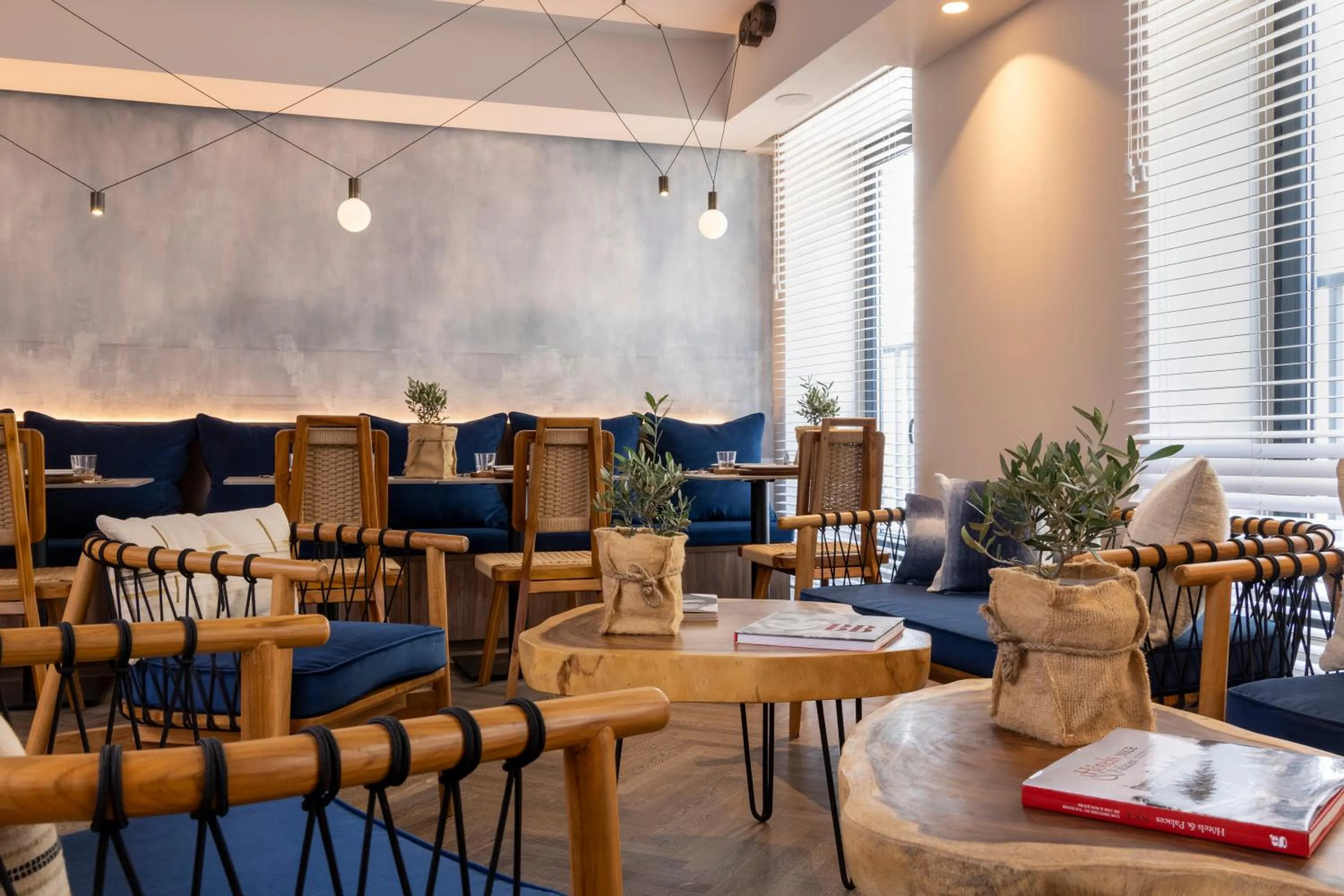 Lounge or bar in Ikonik Jean Médecin