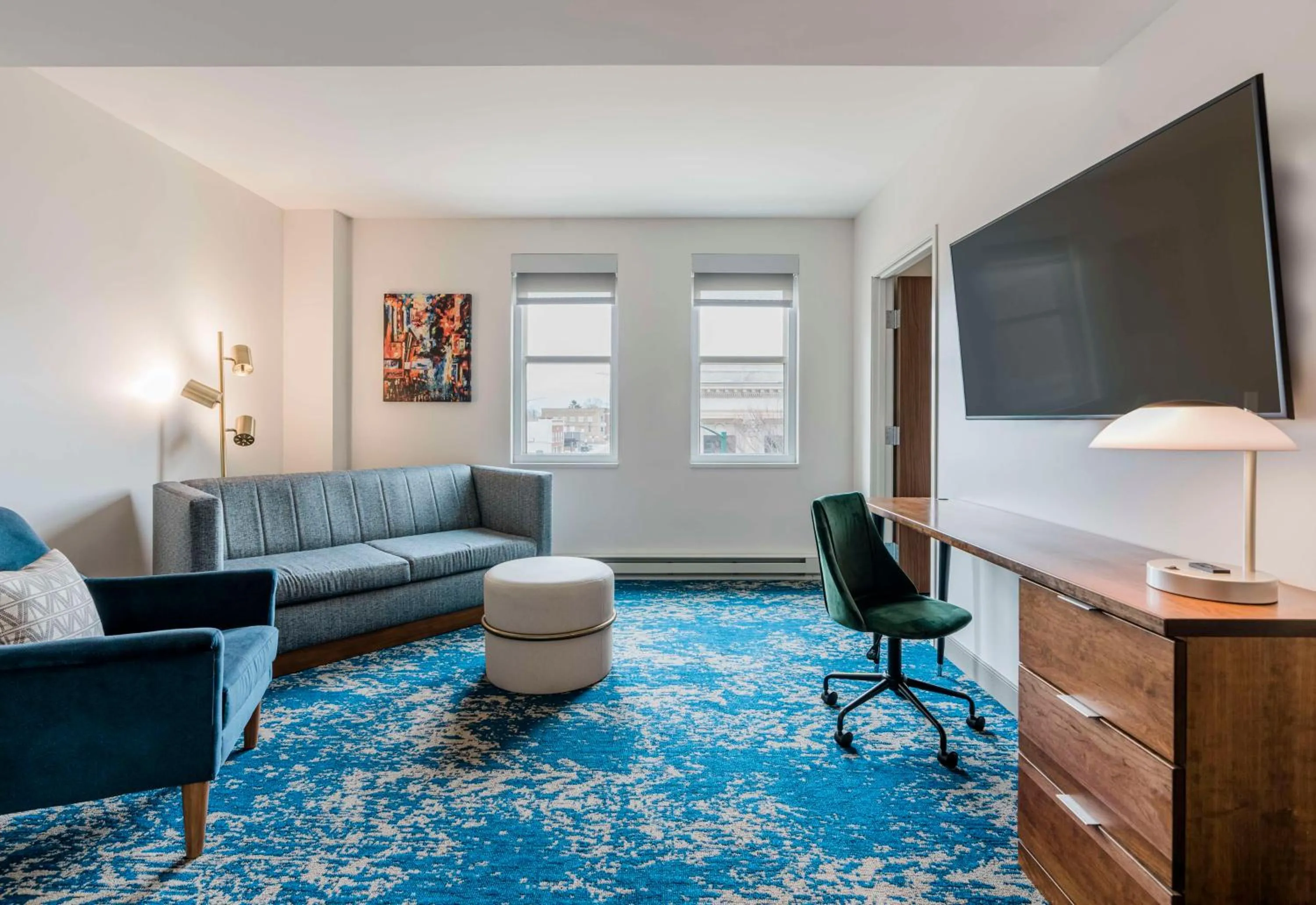 Living room in Hotel Elkhart, Tapestry Collection By Hilton