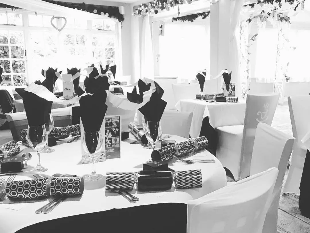 Dining area in The WatersEdge, Canal Cottages