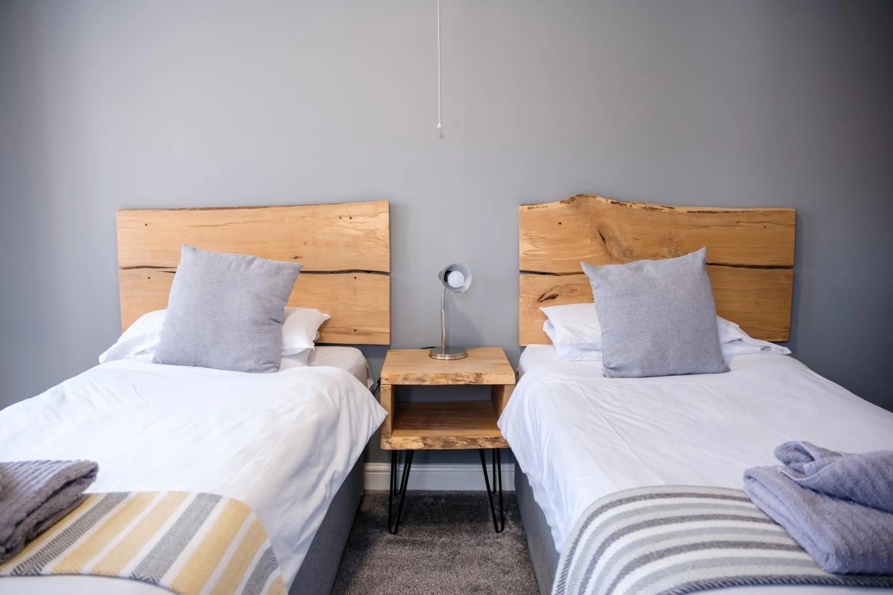 Shower, Bed in Mullions 51 B&B