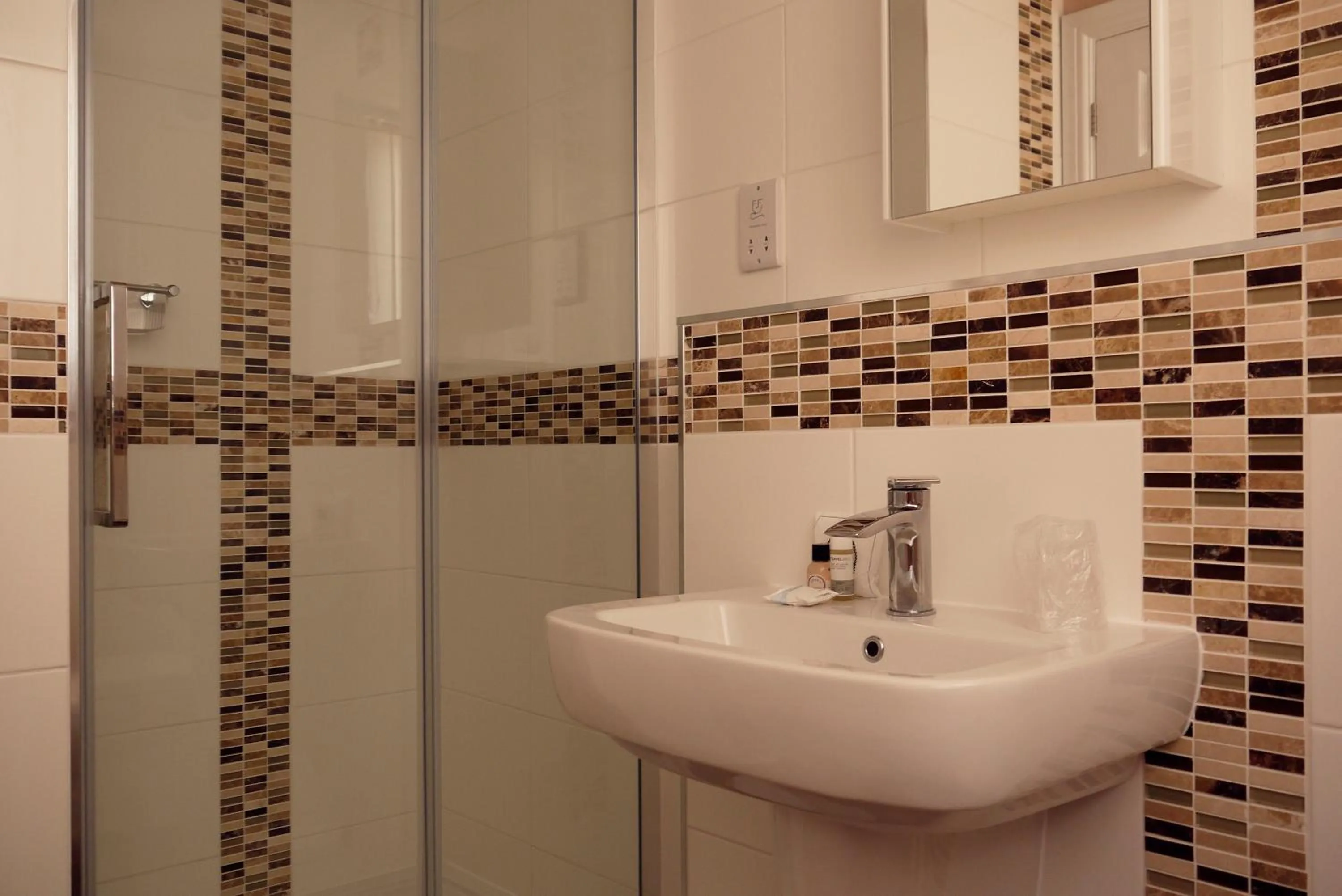 Shower in Mullions 51 B&B