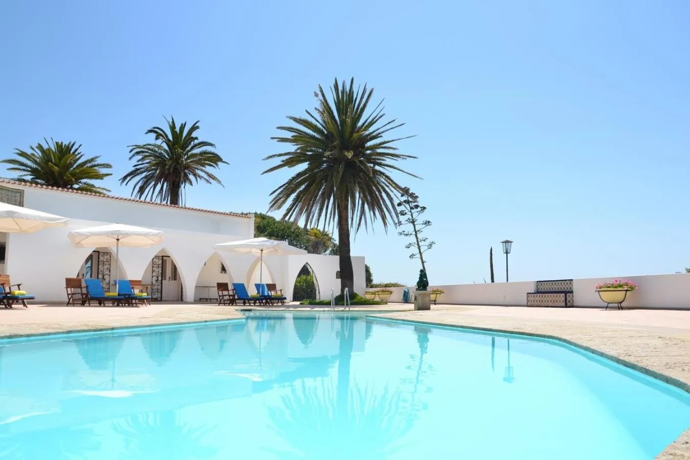 Property building in Casa Três Palmeiras