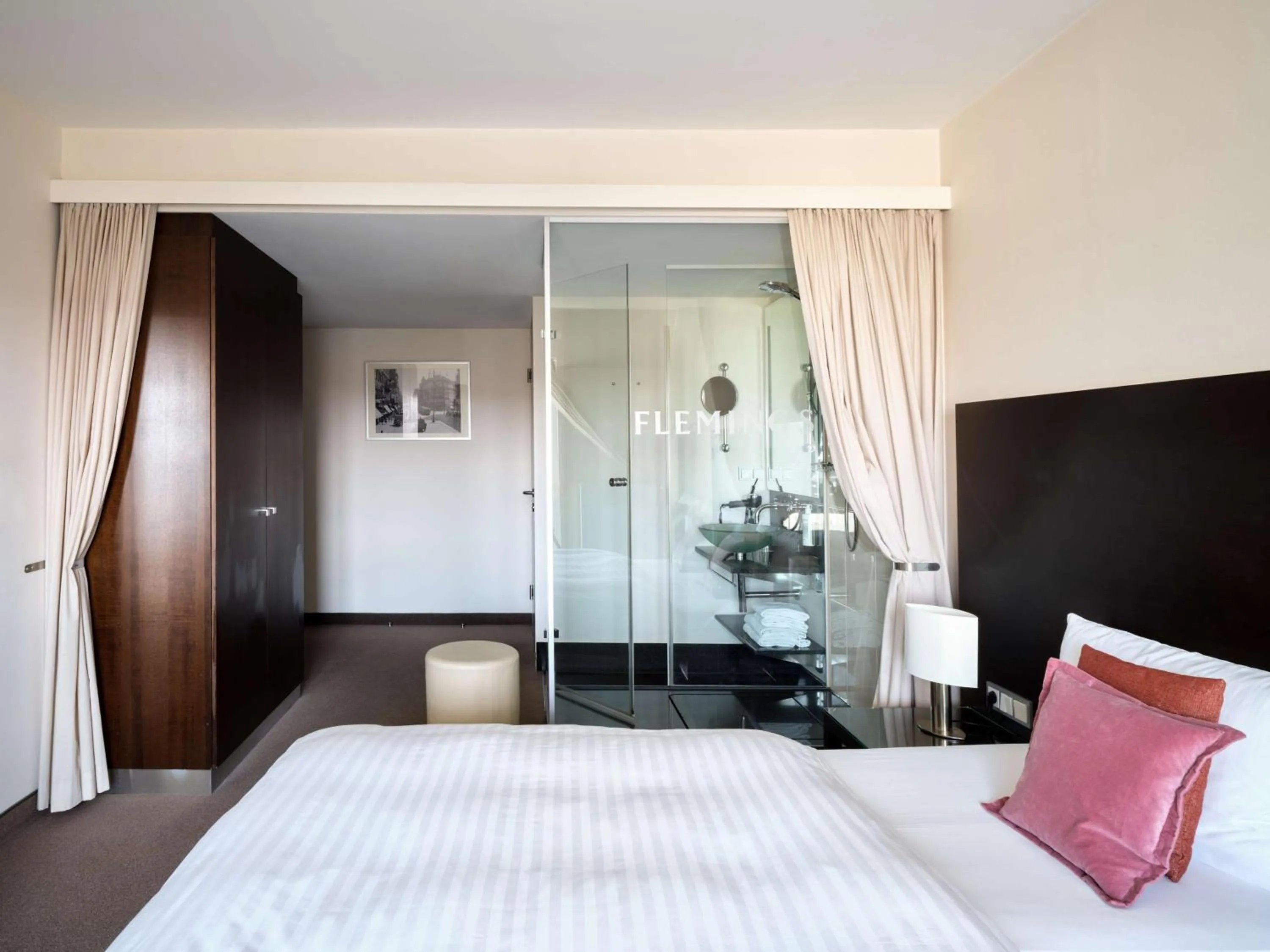 Bathroom in Flemings Hotel Wien-Stadthalle