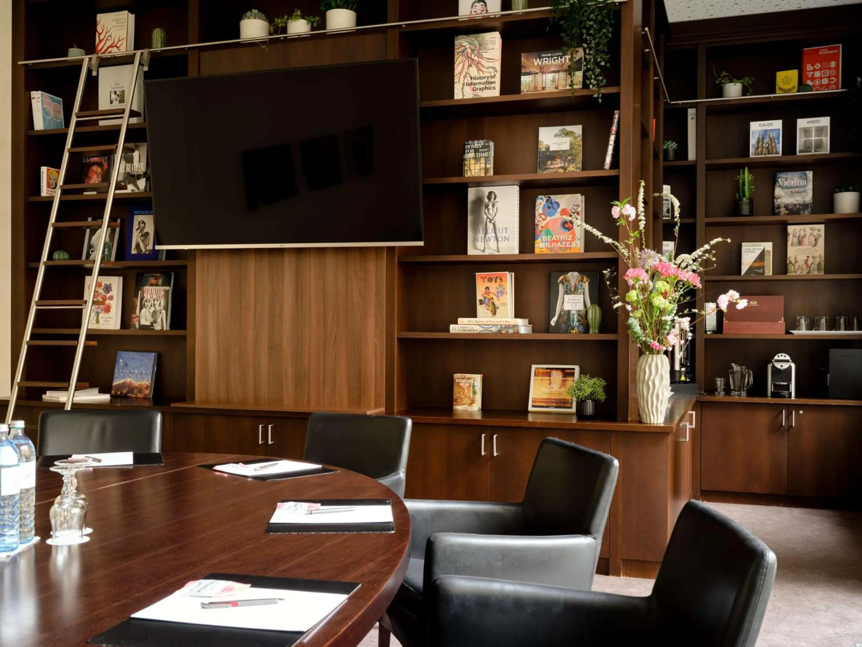 Library in Flemings Hotel Wien-Stadthalle