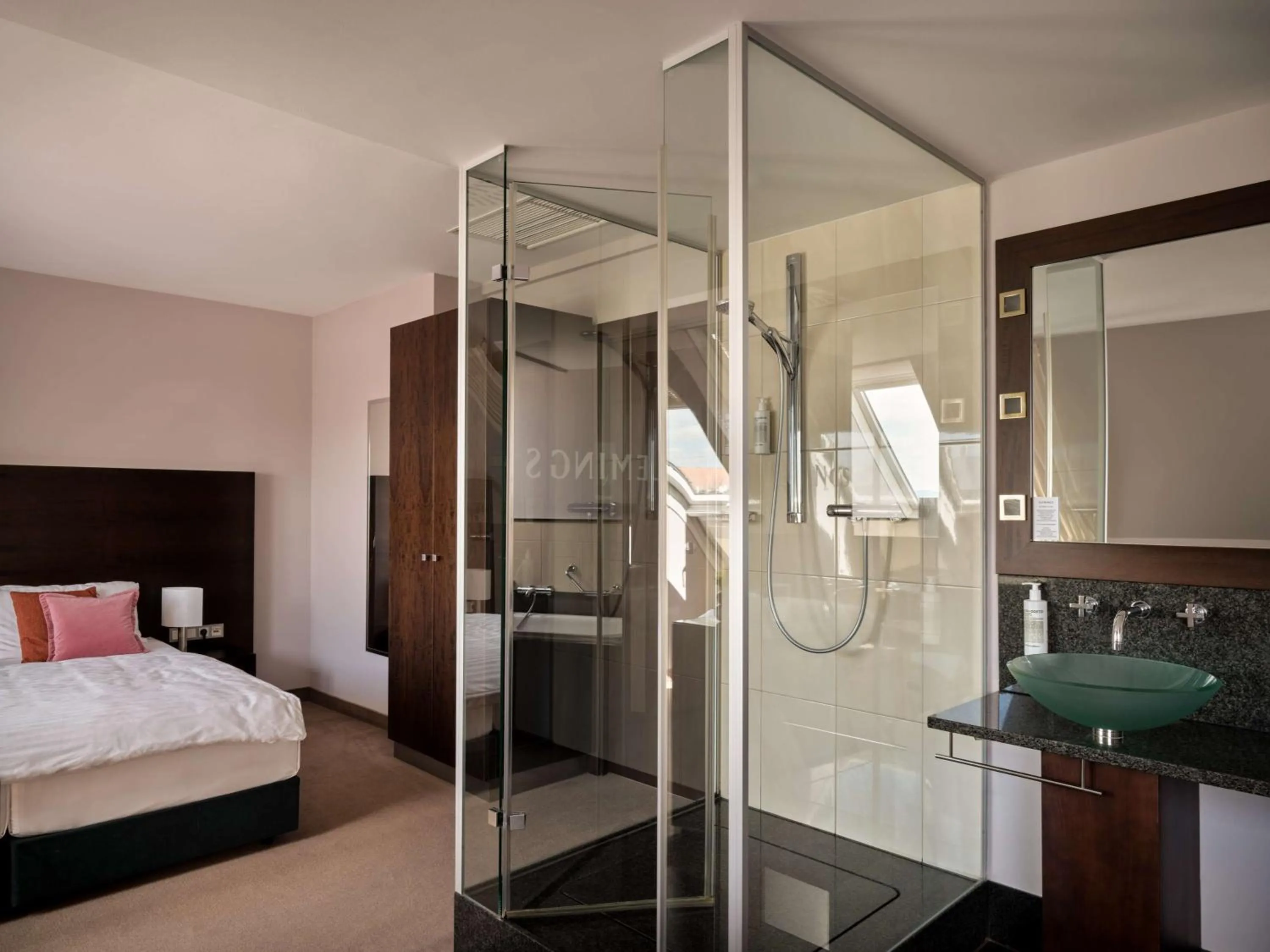 Bed in Flemings Hotel Wien-Stadthalle