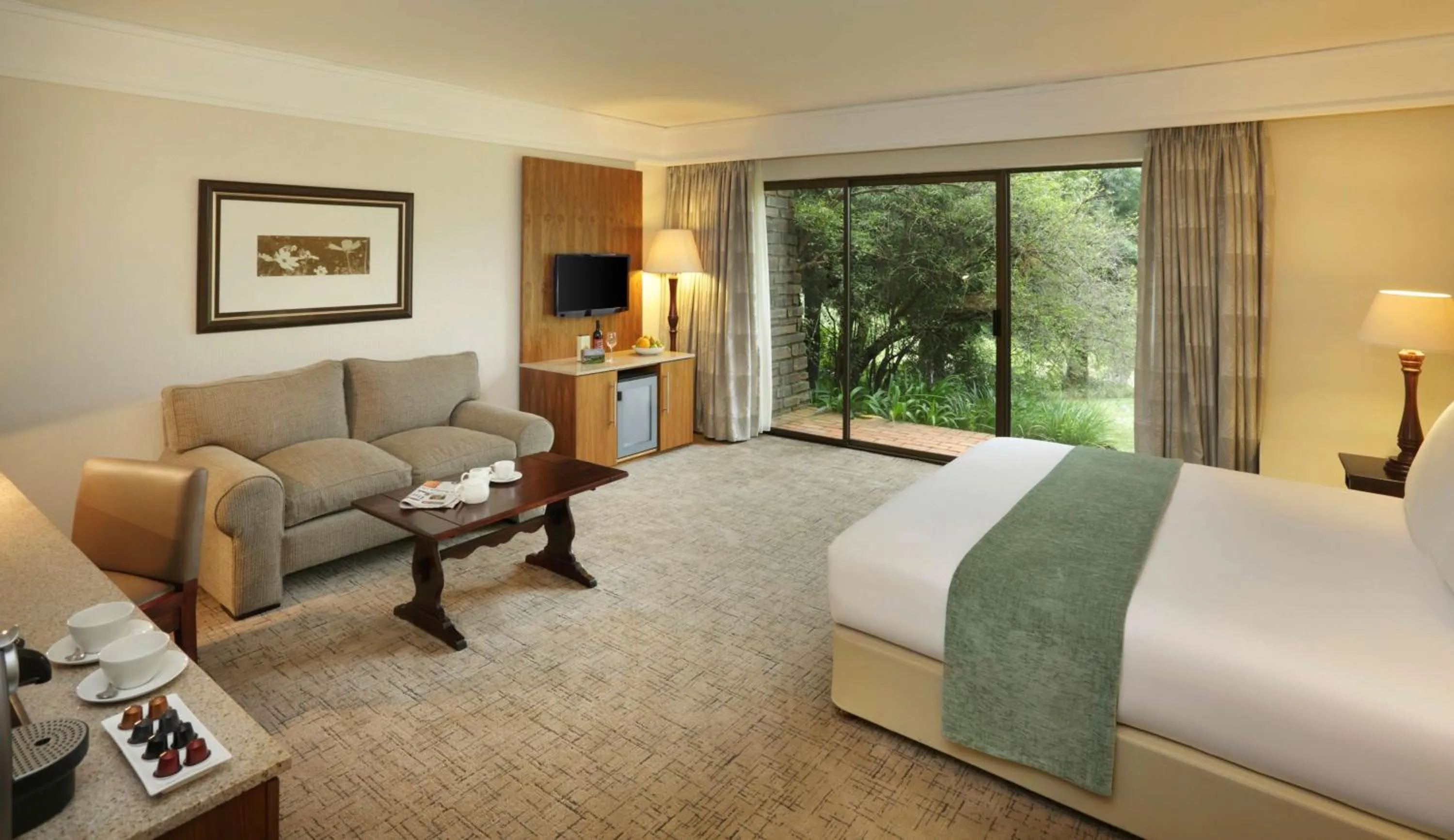 Photo of the whole room, Bed in Drakensberg Sun Resort